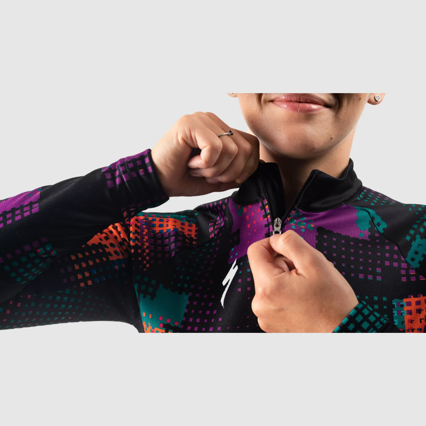 63122-440_APP_GRIDLOCK-THERMAL-JERSEY-LS-WMN_BLK_DETAIL1 gridlock thermal jersey ls women