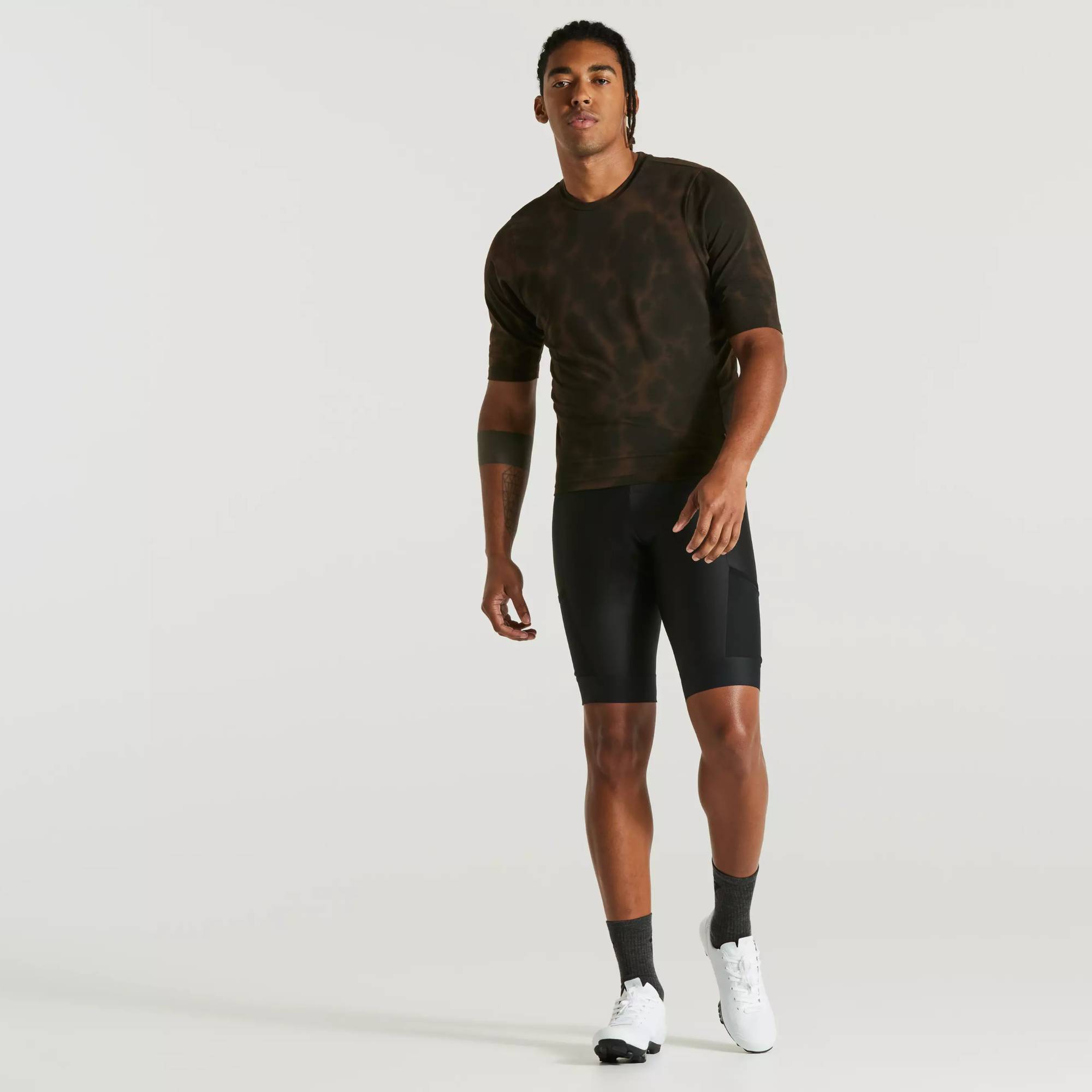 64022-320_APP_ADV-GARMENT-WASH-JERSEY-SS-MEN-DOP-M_HERO men's adv garment washed short sleeve jersey