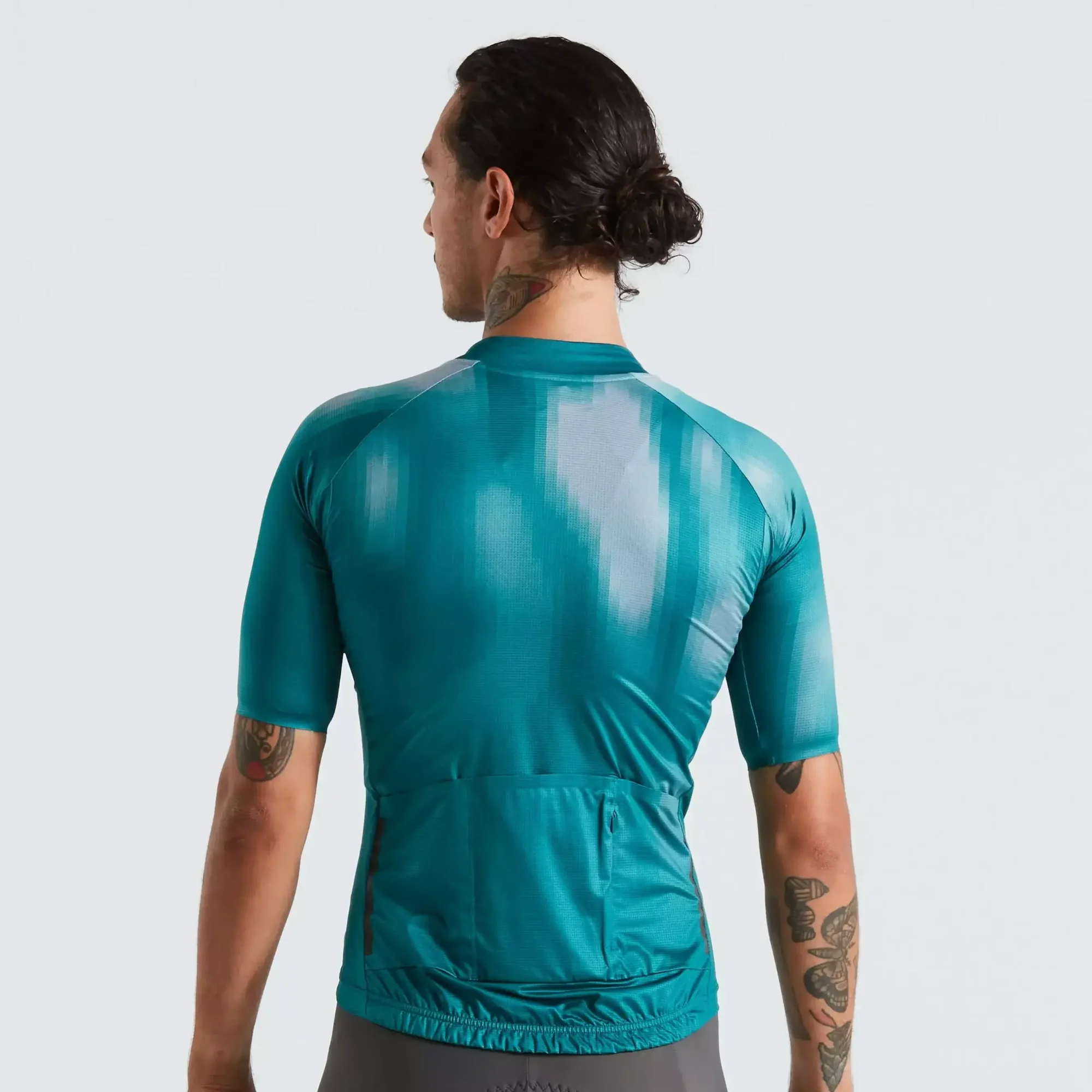 64022-521_APP_SL-AIR-DISTORTION-JERSEY-SS-MEN-TRPTL-M_BACK men's sl air distortion short sleeve jersey