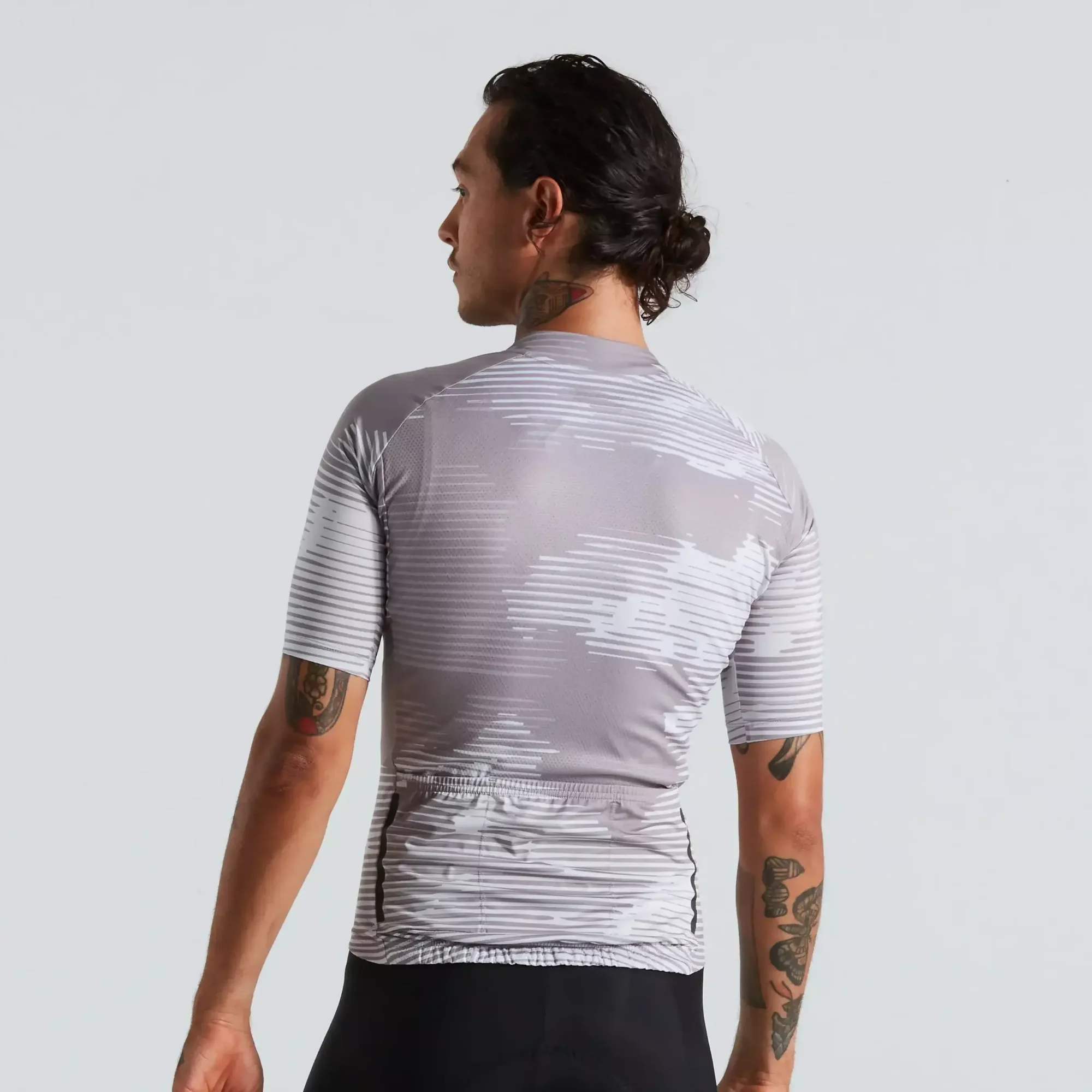 64022-581_APP_SL-BLUR-JERSEY-SS-MEN-SIL-M_BACK men's sl blur short sleeve jersey