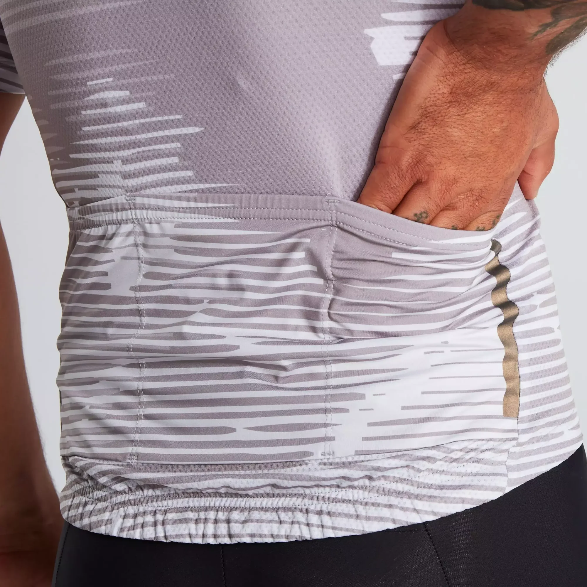 64022-581_APP_SL-BLUR-JERSEY-SS-MEN-SIL-M_DETAIL2 men's sl blur short sleeve jersey