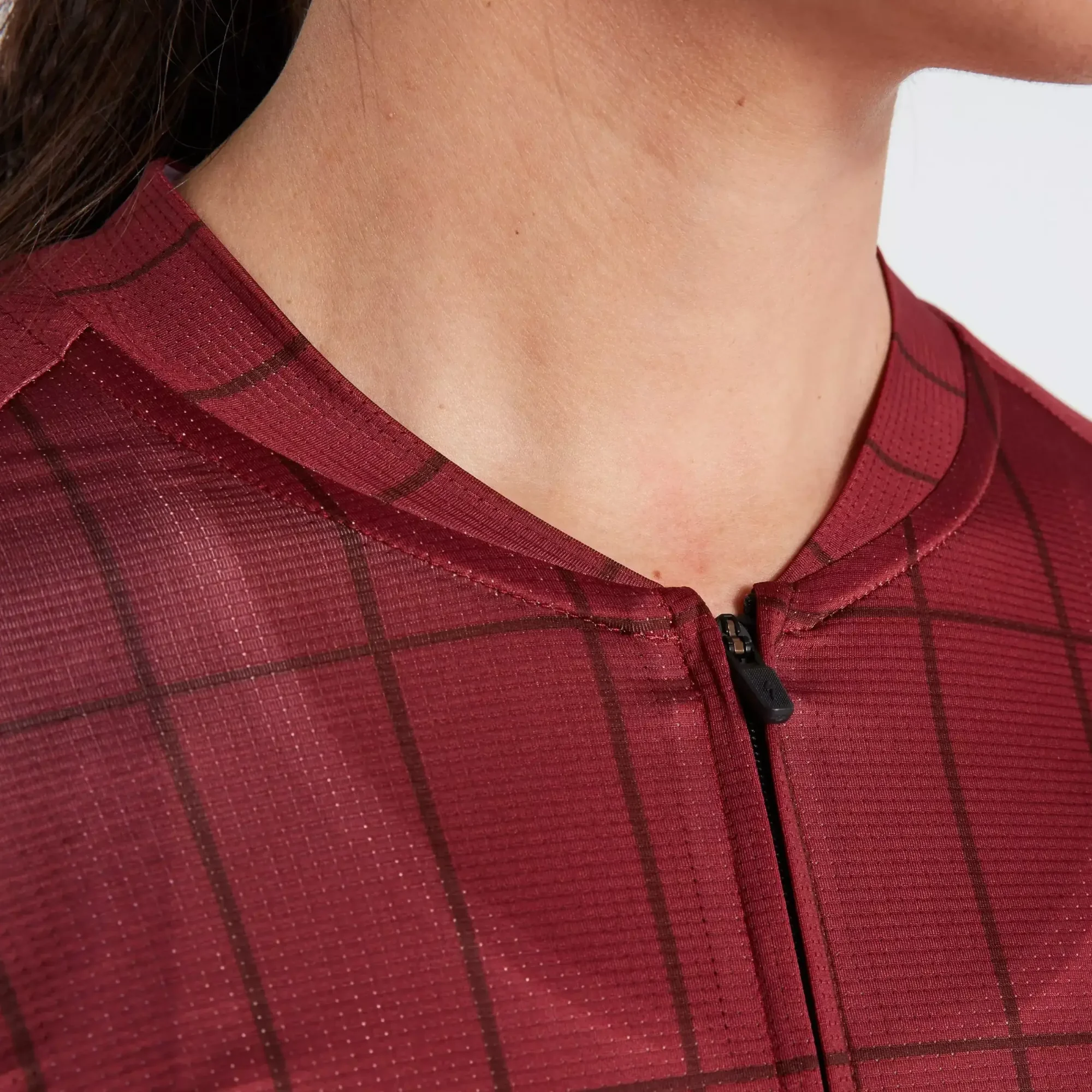 64121-280_APP_SL-AIR-JERSEY-SS-WMN-SPEED-OF-LIGHT-INFRARED-M_DETAIL1 women's sl air jersey speed of light