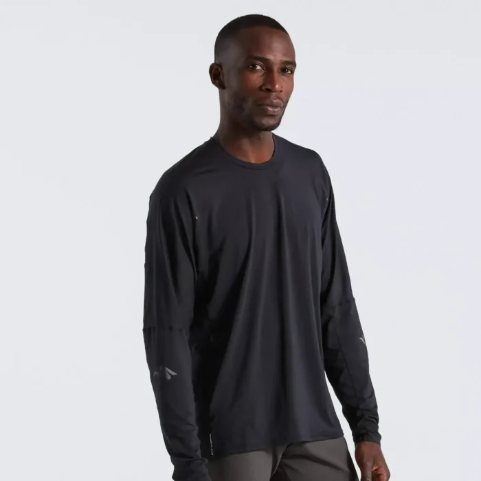 64121 300 app trail air jersey ls men blk m front 3 4