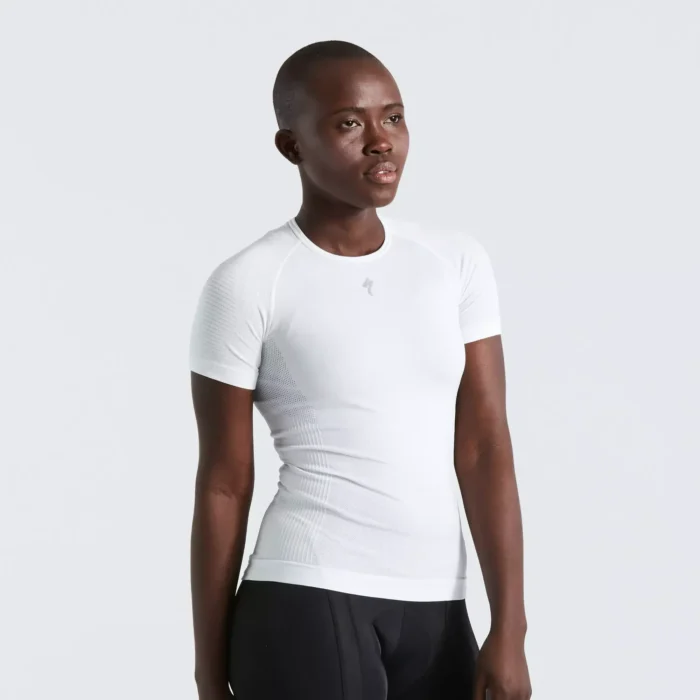 64122 010 app seamless light baselayer ss wmn wht s m front 3 4