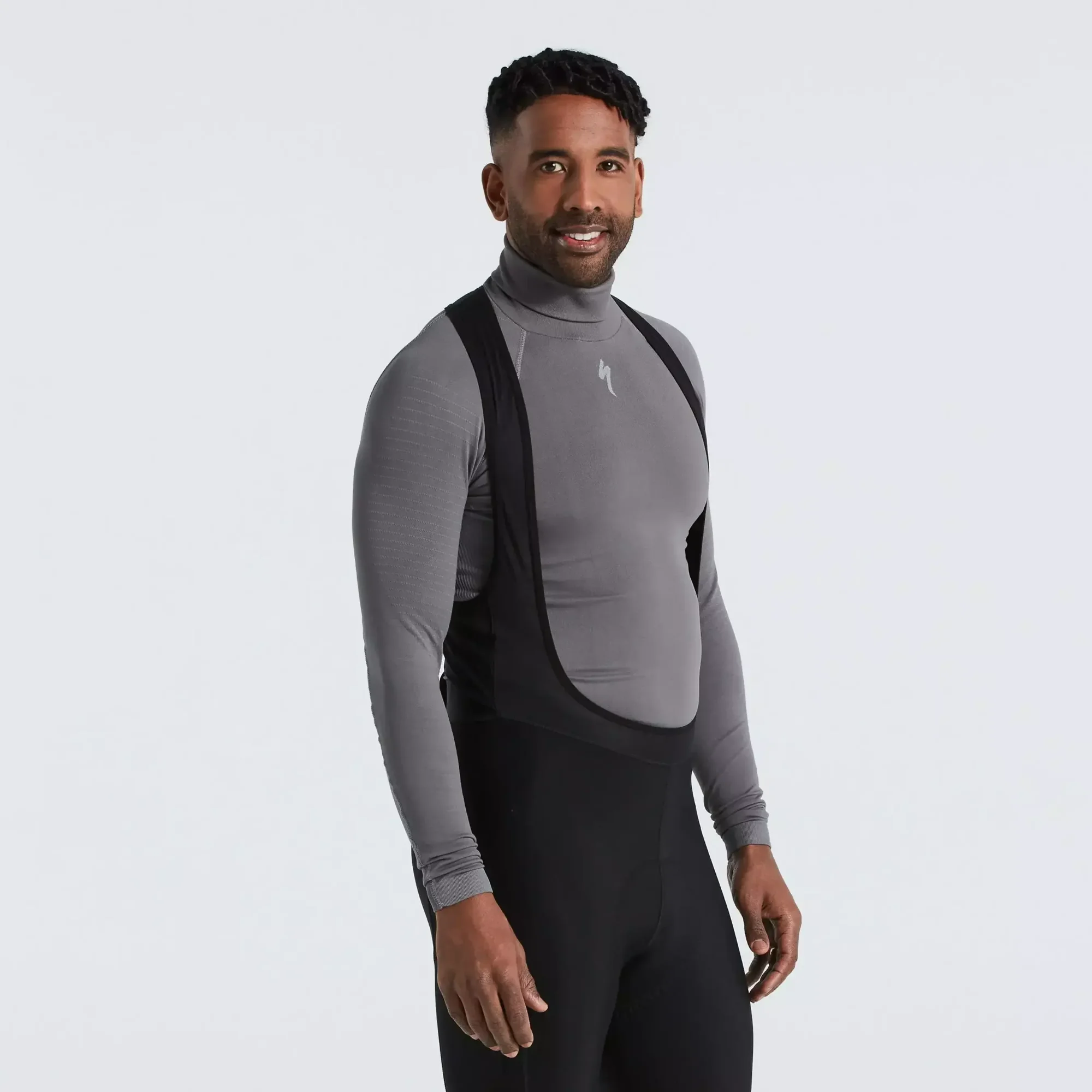 64122-040_APP_SEAMLESS-ROLL-NECK-BASELAYER-LS-MEN-GRY-S-M_FRONT-3-4 men's seamless roll neck long sleeve base layer