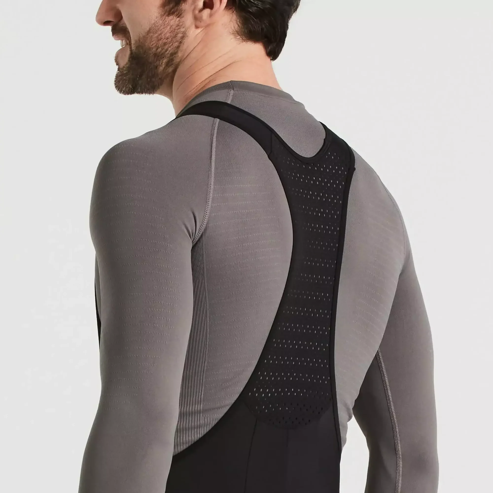 64122-080_APP_SEAMLESS-BASELAYER-LS-MEN-GRY-S-M_DETAIL2 men’s seamless long sleeve base layer