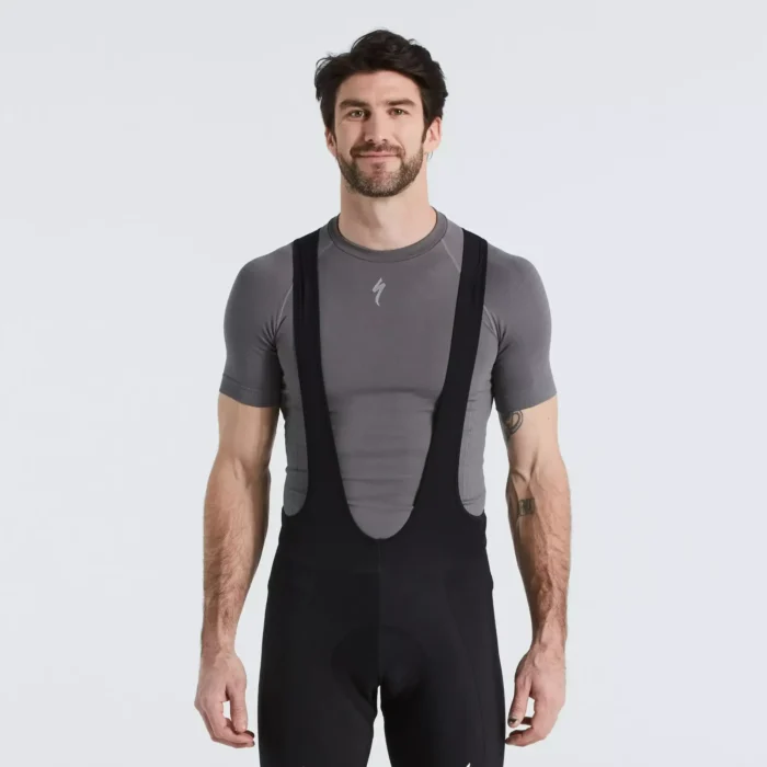 64122 085 app seamless baselayer ss men gry s m hero