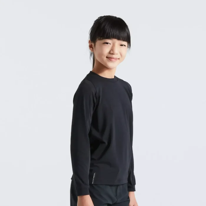 64122 430 app trail jersey ls yth blk m front 3 4