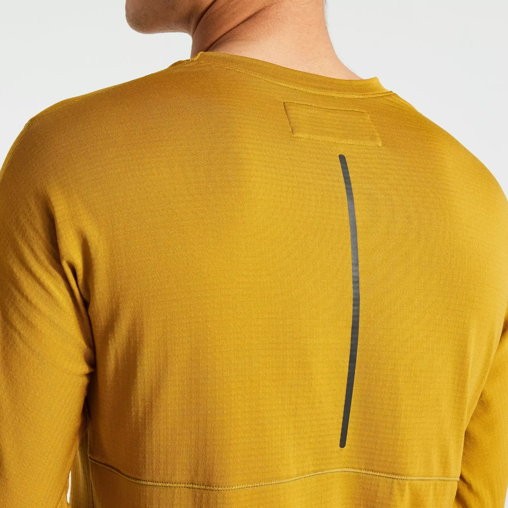 64123-650_APP_TRAIL-POWERGRID-JERSEY-LS-MEN-HRVGLD_DETAIL2 men's trail thermal jersey