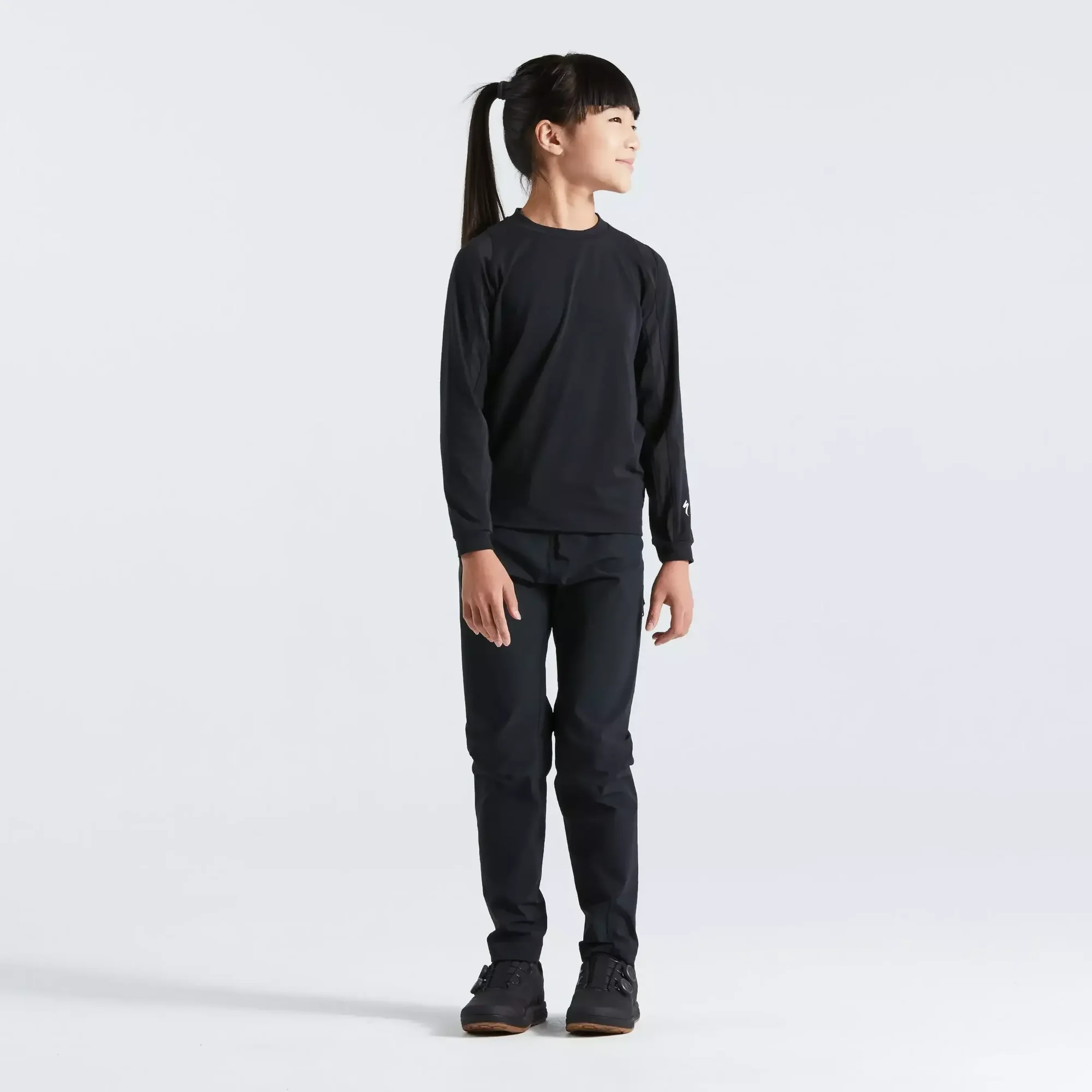 64221-070_APP_TRAIL-PANT-YTH-BLK-M_HERO youth trail pant