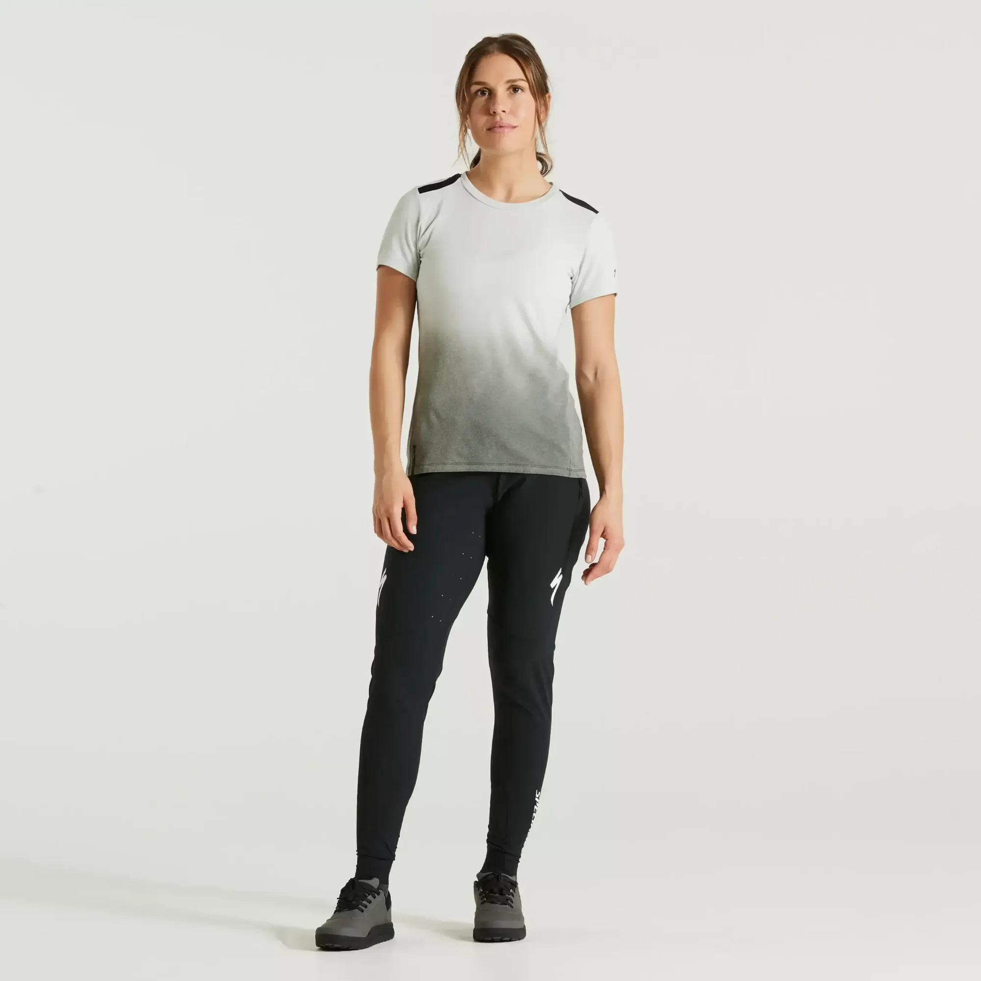 64222-080_APP_TRAIL-LOGO-PANTS-BLK-32_HERO trail logo pants