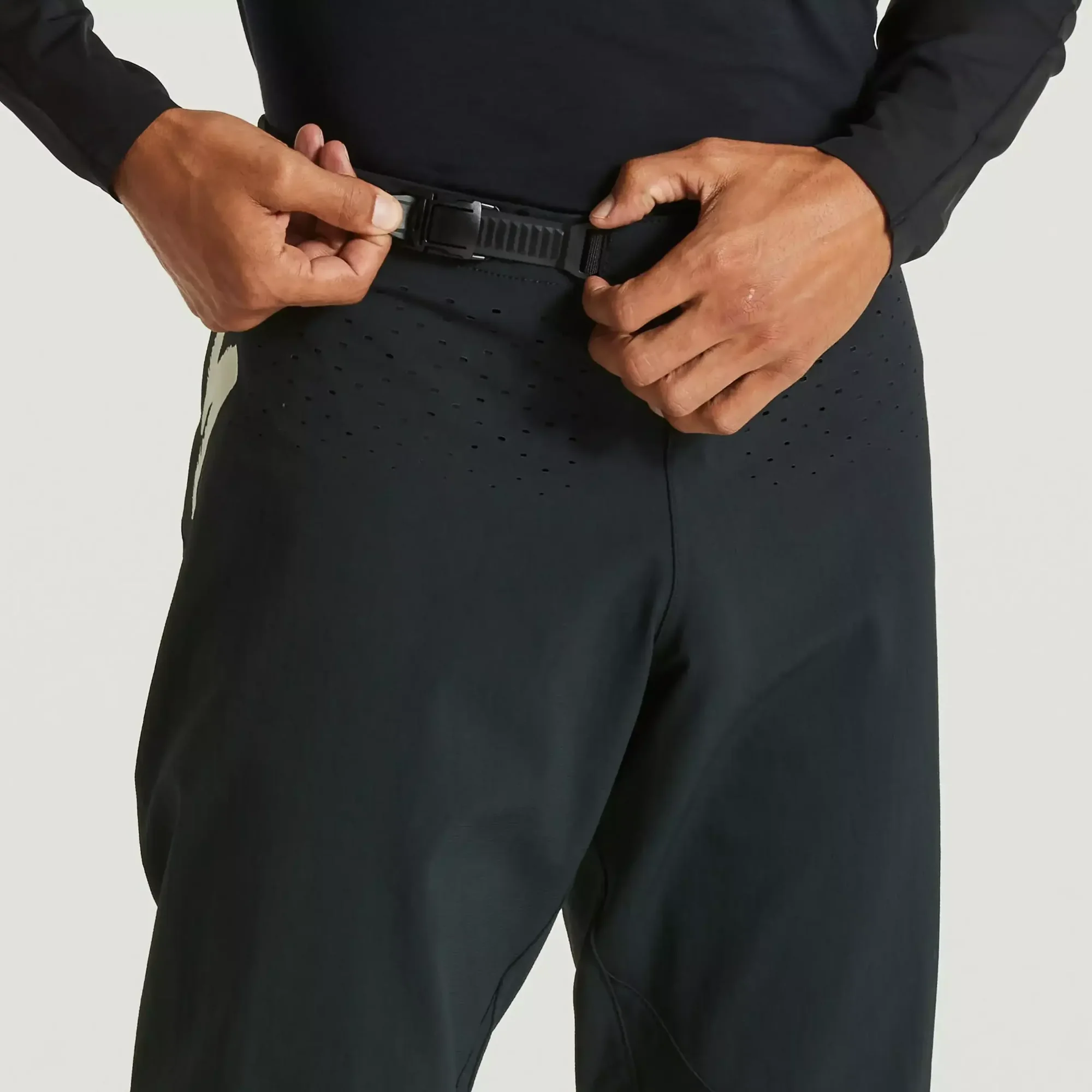 64222-090_APP_GRAVITY-PANT-BLK-32_DETAIL1 gravity pants