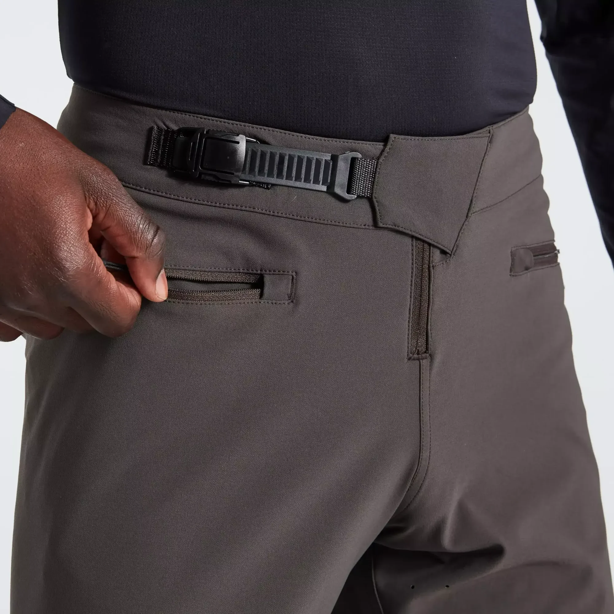 64222-1203_APP_TRAIL-PANT-CHAR-32_DETAIL1 trail pants