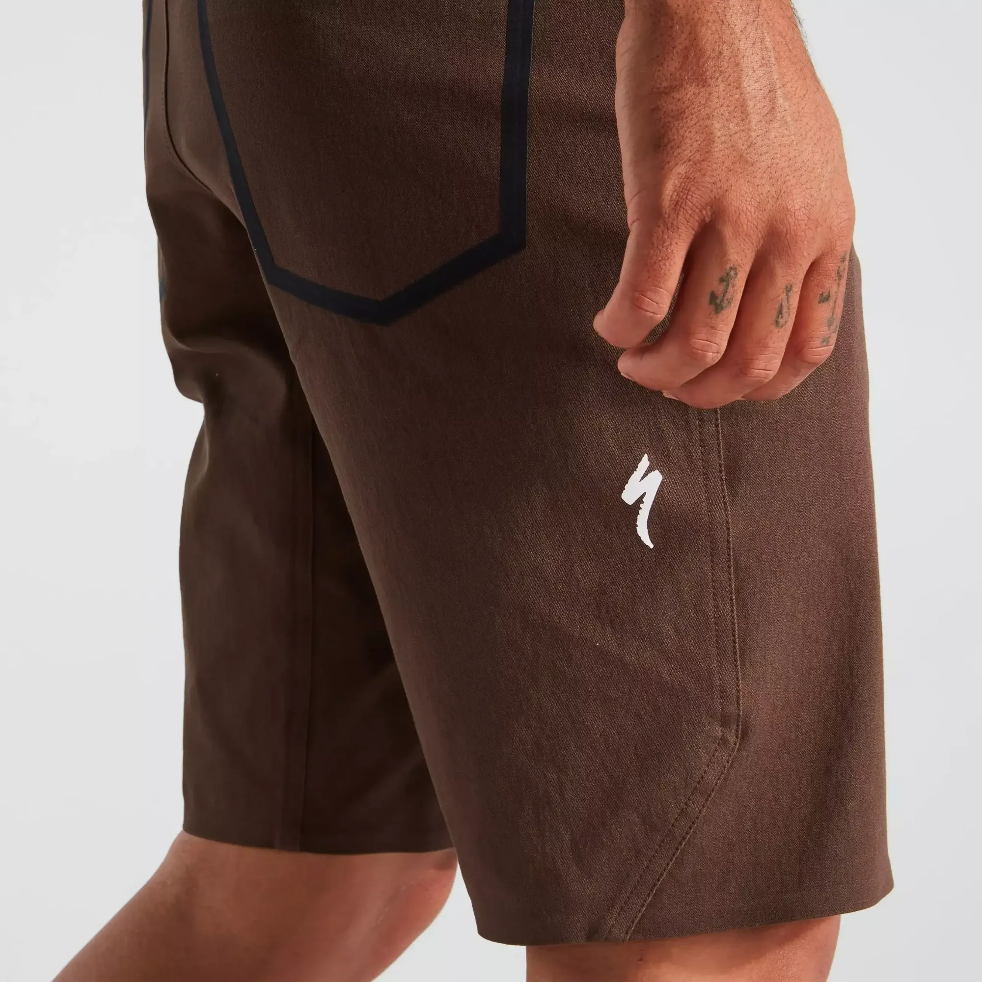 64222-6303_APP_ADV-SHORT-MEN-DOP-32_DETAIL2 men's adv shorts