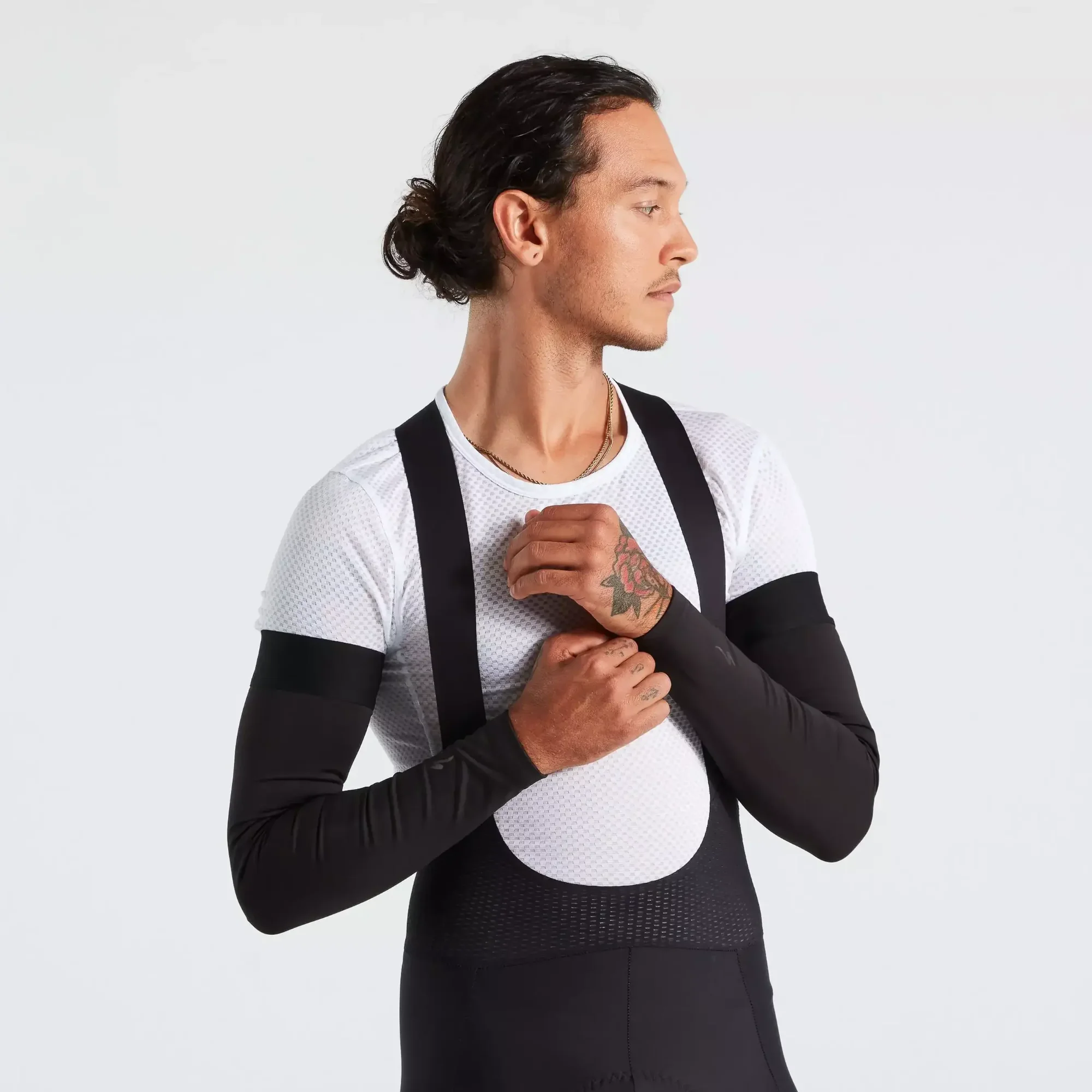 64322-000_APP_RACE-RAIN-ARM-COVER-BLK-M_HERO race rain arm covers