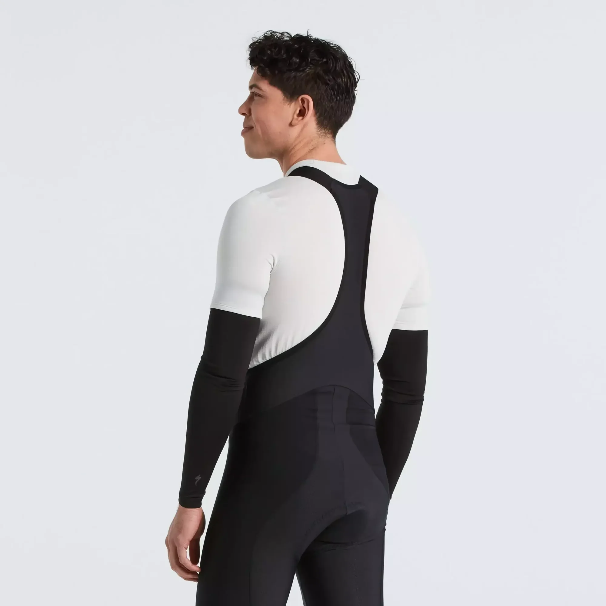 64322-000_APP_RACE-RAIN-ARM-COVER-BLK-M_REAR-3-4 race rain arm covers