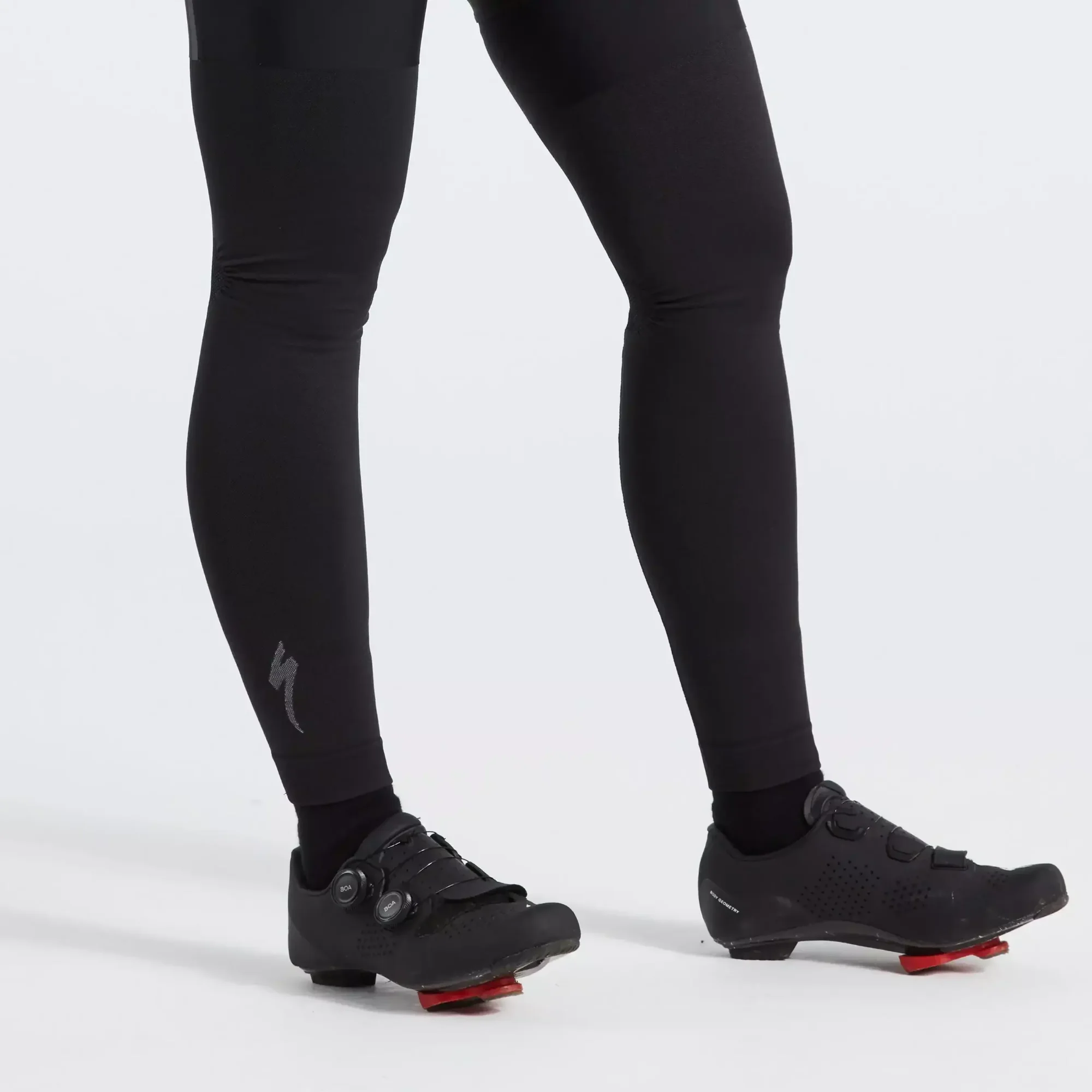 64322-240_APP_SEAMLESS-LEG-WARMER-BLK-M-L_FRONT-3-4 seamless leg warmers