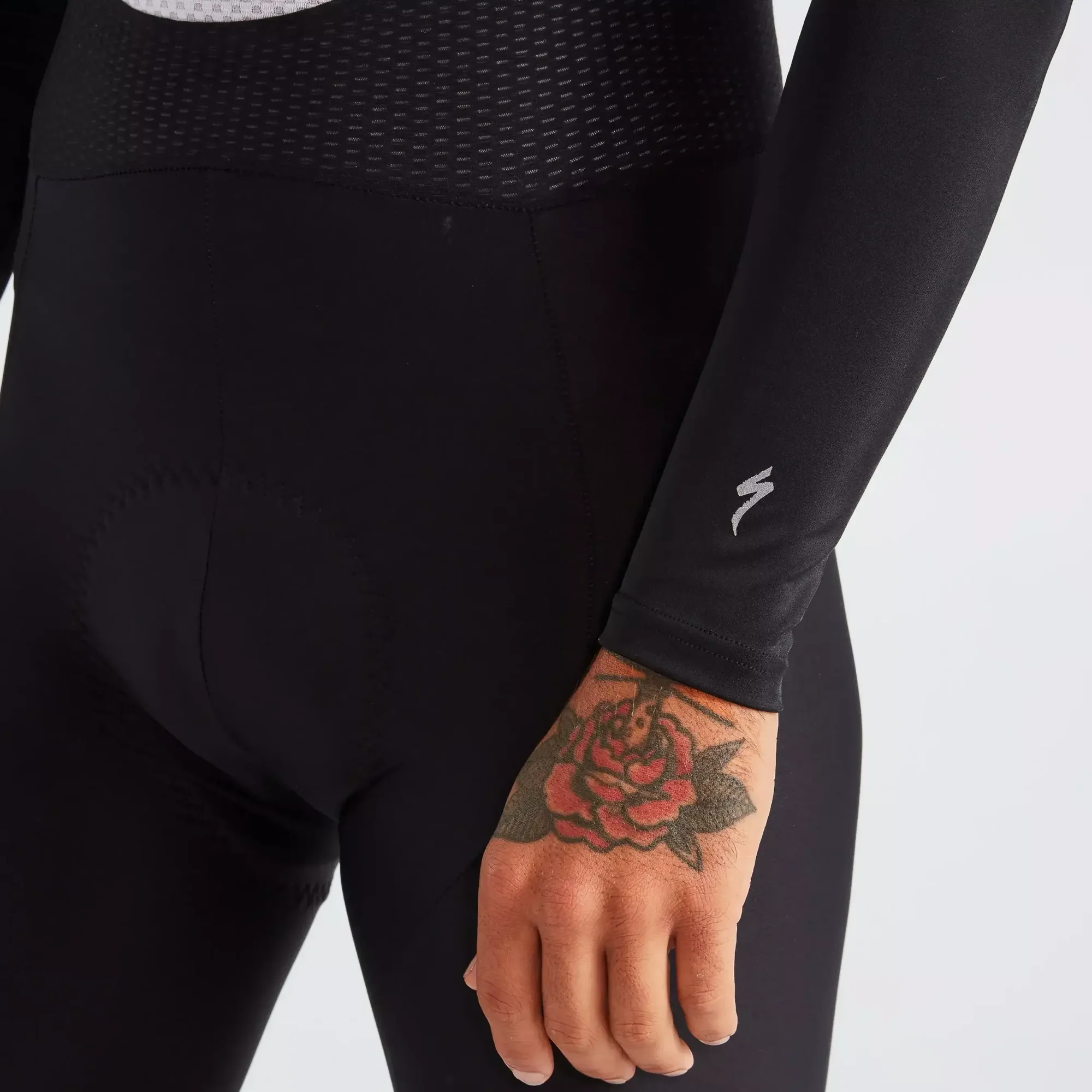 64322-520_APP_ARM-COVER-BLK-M_DETAIL2 arm covers