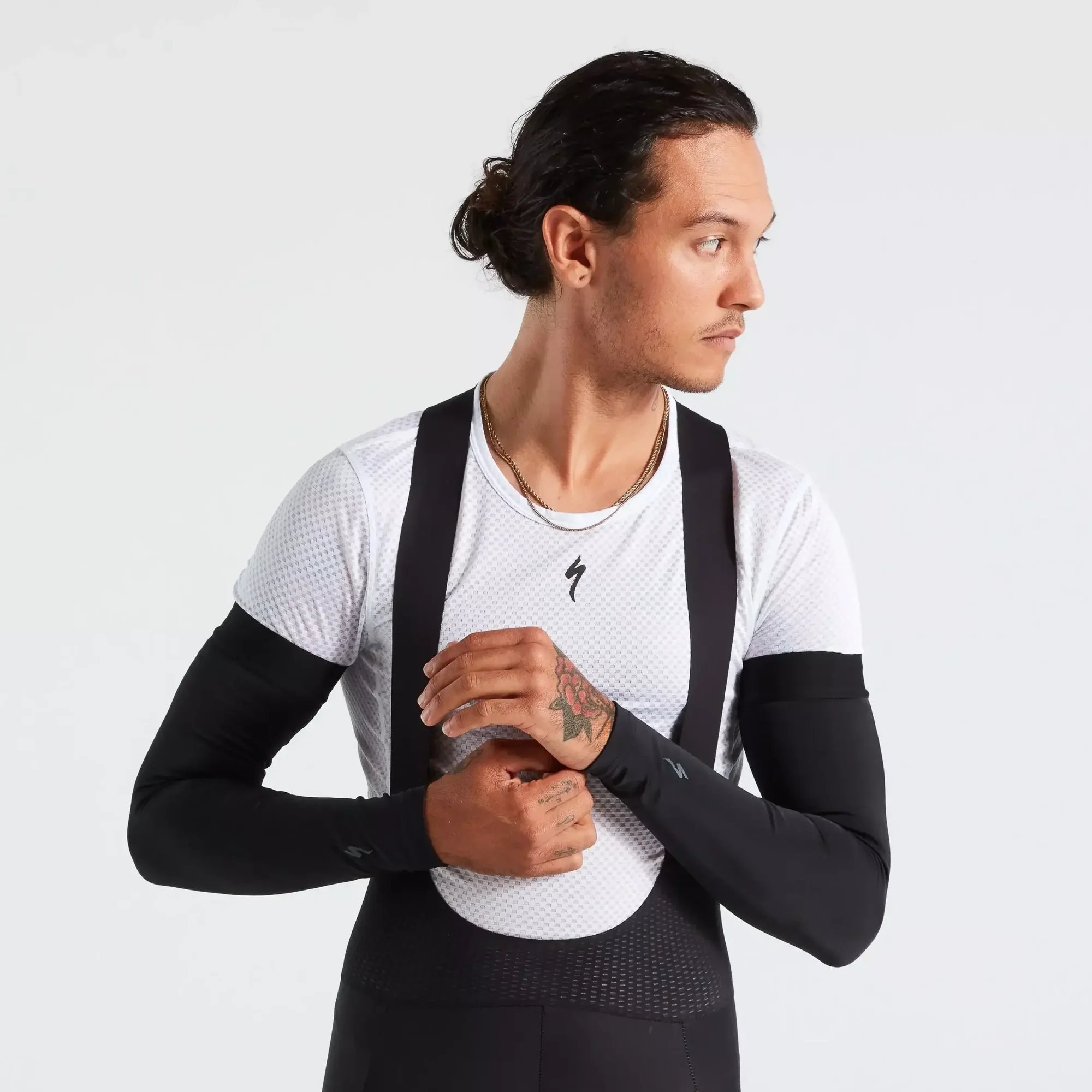 64322-520_APP_ARM-COVER-BLK-M_FRONT-3-4 arm covers