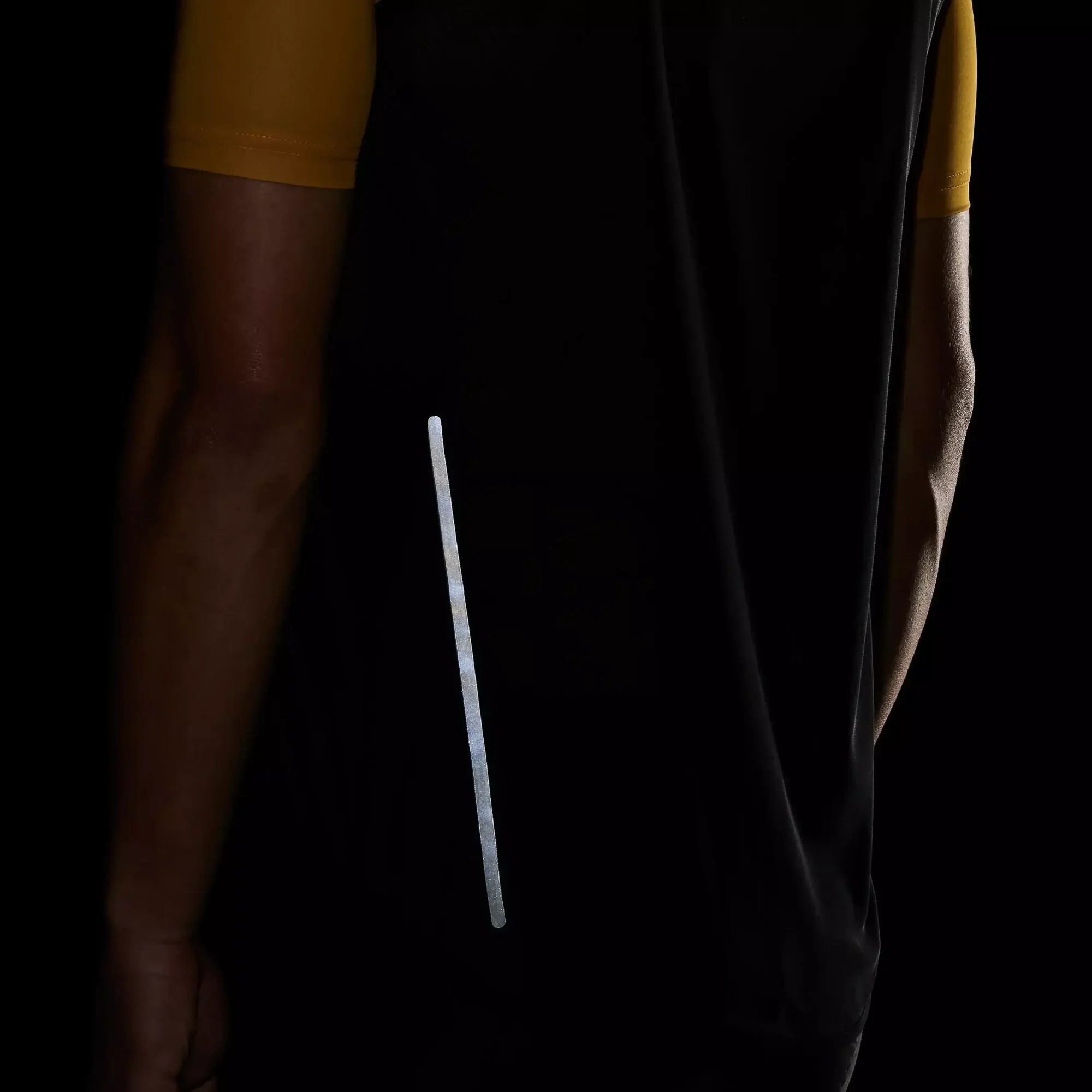 64421-200_APP_RACE-SERIES-WIND-GILET-MEN-BLK-M_DETAIL3 men's sl pro wind gilet