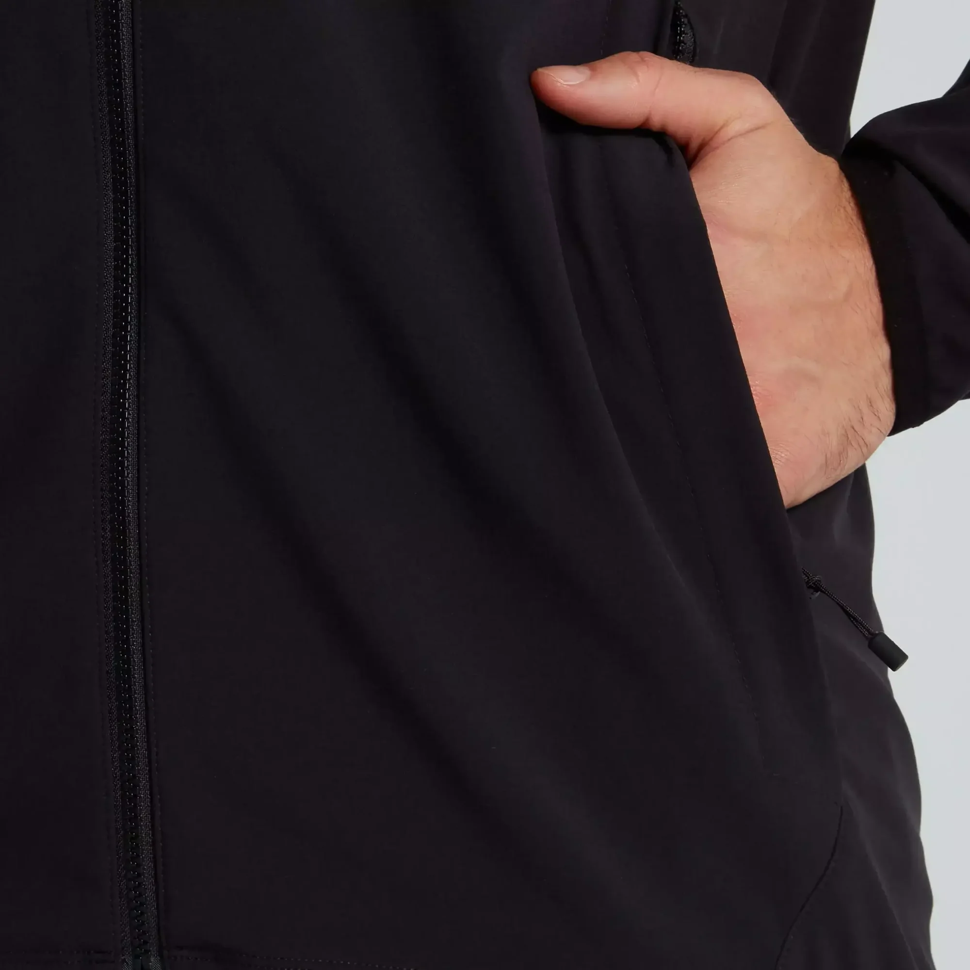 64421-780_APP_LEGACY-WIND-JACKET-MEN-BLK-M_DETAIL2 men's legacy wind jacket