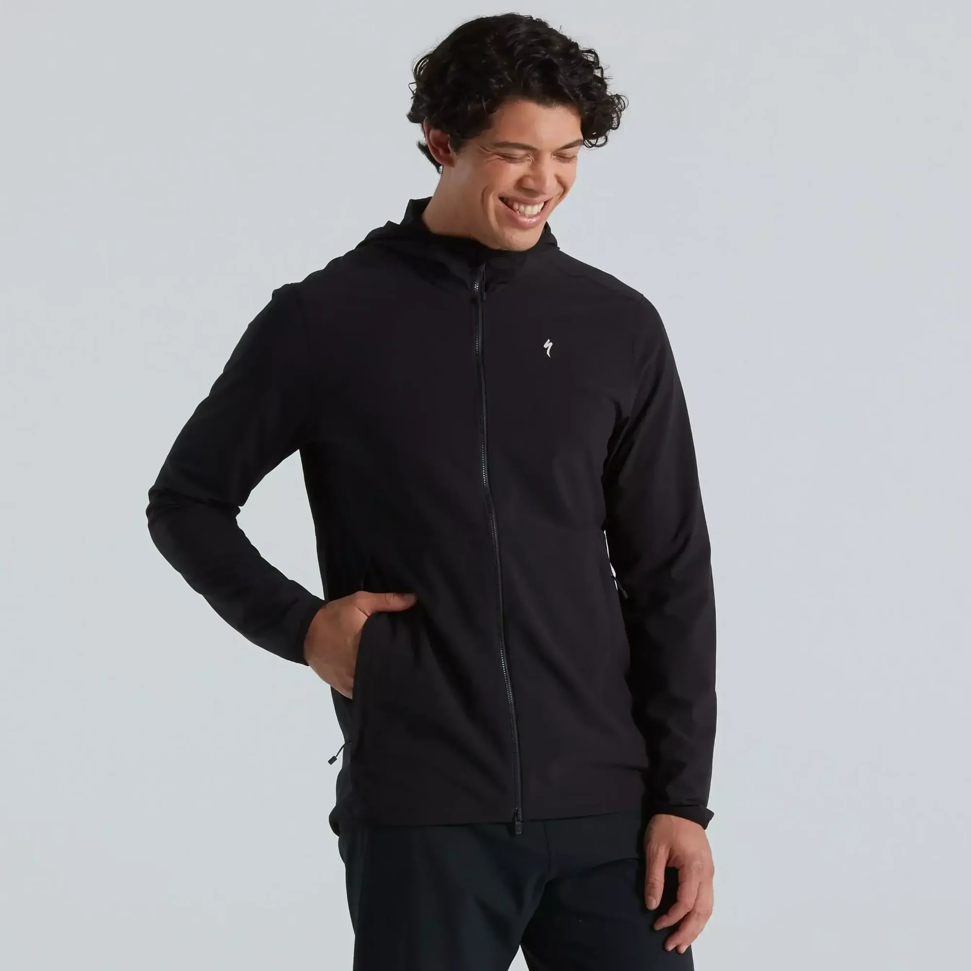 64421-780_APP_LEGACY-WIND-JACKET-MEN-BLK-M_FRONT-3-4 men's legacy wind jacket