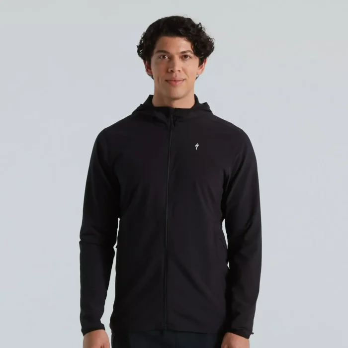 64421 780 app legacy wind jacket men blk m hero