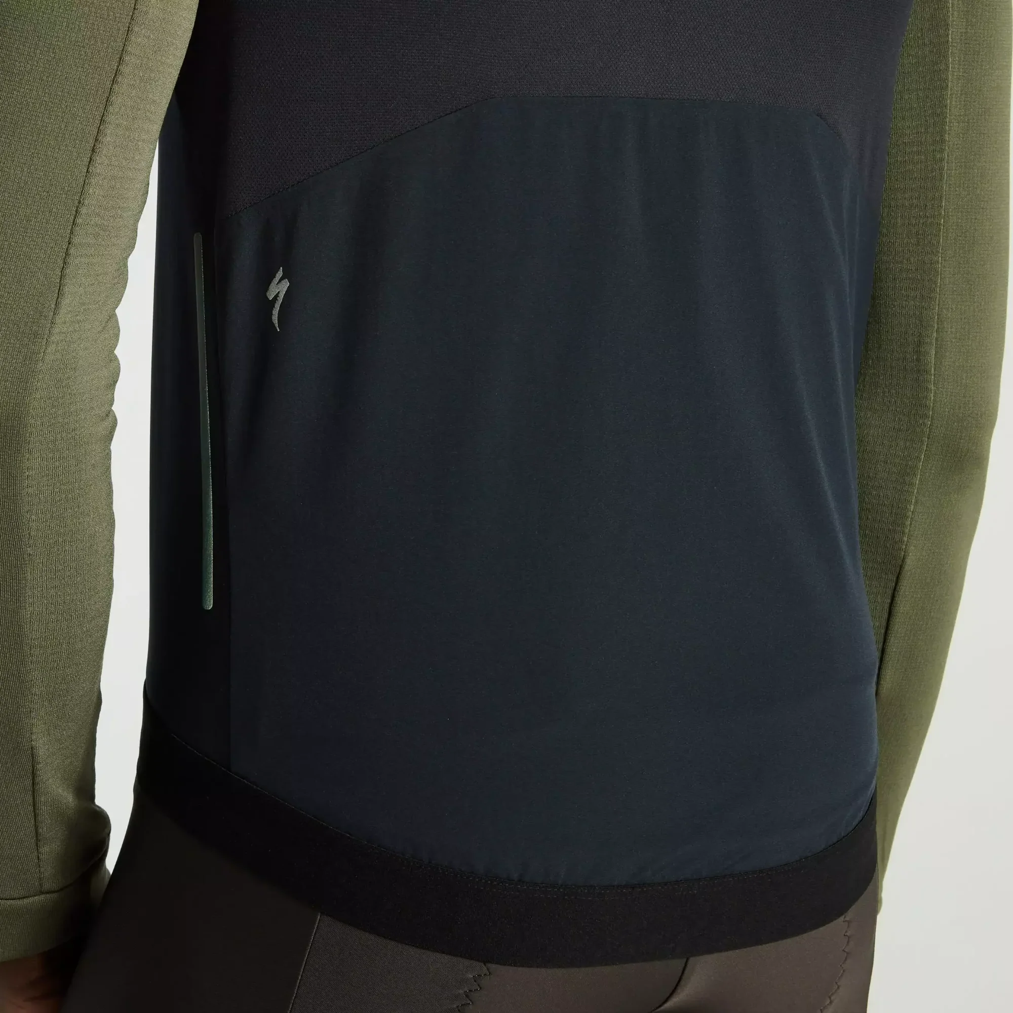 64423-020_APP_PRIME-WIND-VEST-MEN-BLK_DETAIL2 men's prime wind vest