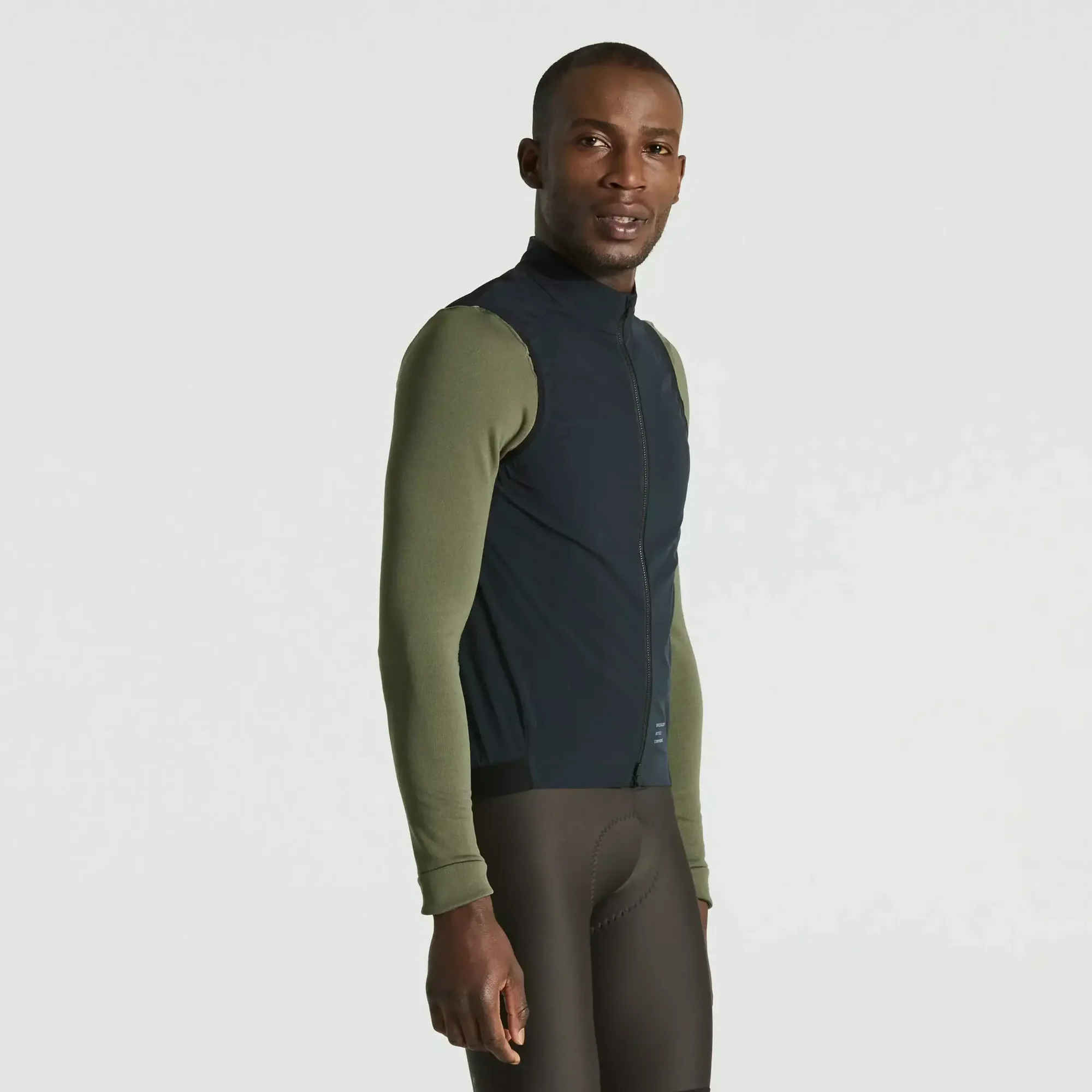 64423-020_APP_PRIME-WIND-VEST-MEN-BLK_FRONT-3-4 64423 020 app prime wind vest men blk front 3 4