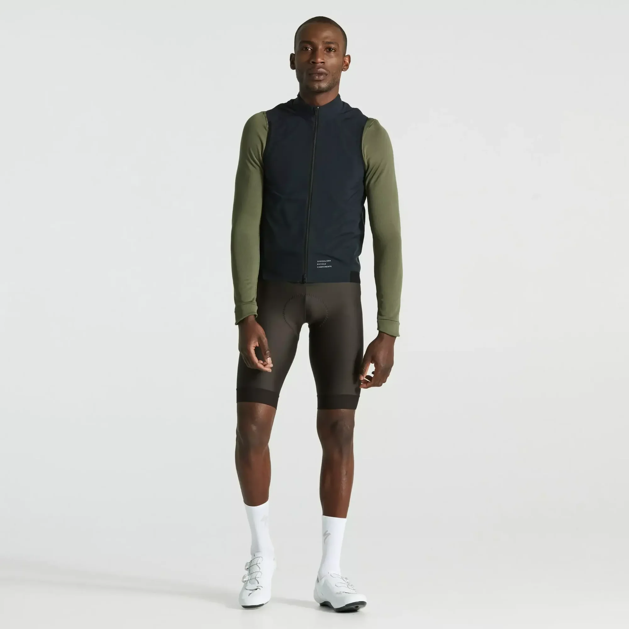 64423-020_APP_PRIME-WIND-VEST-MEN-BLK_HERO men's prime wind vest