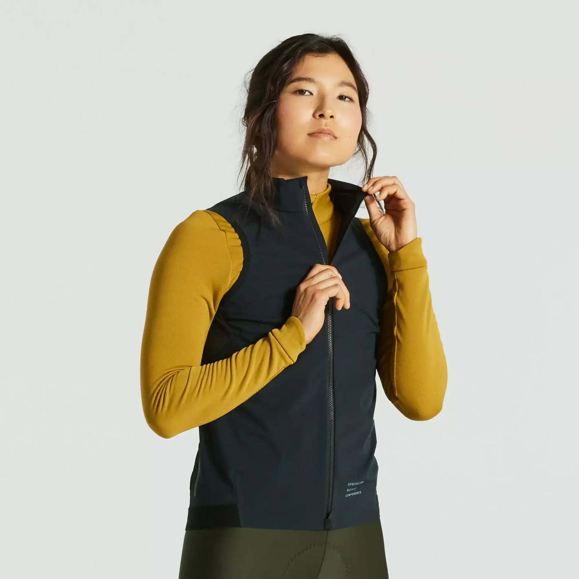 64423-030_APP_PRIME-WIND-VEST-WMN-BLK_FRONT-3-4 64423 030 app prime wind vest wmn blk front 3 4