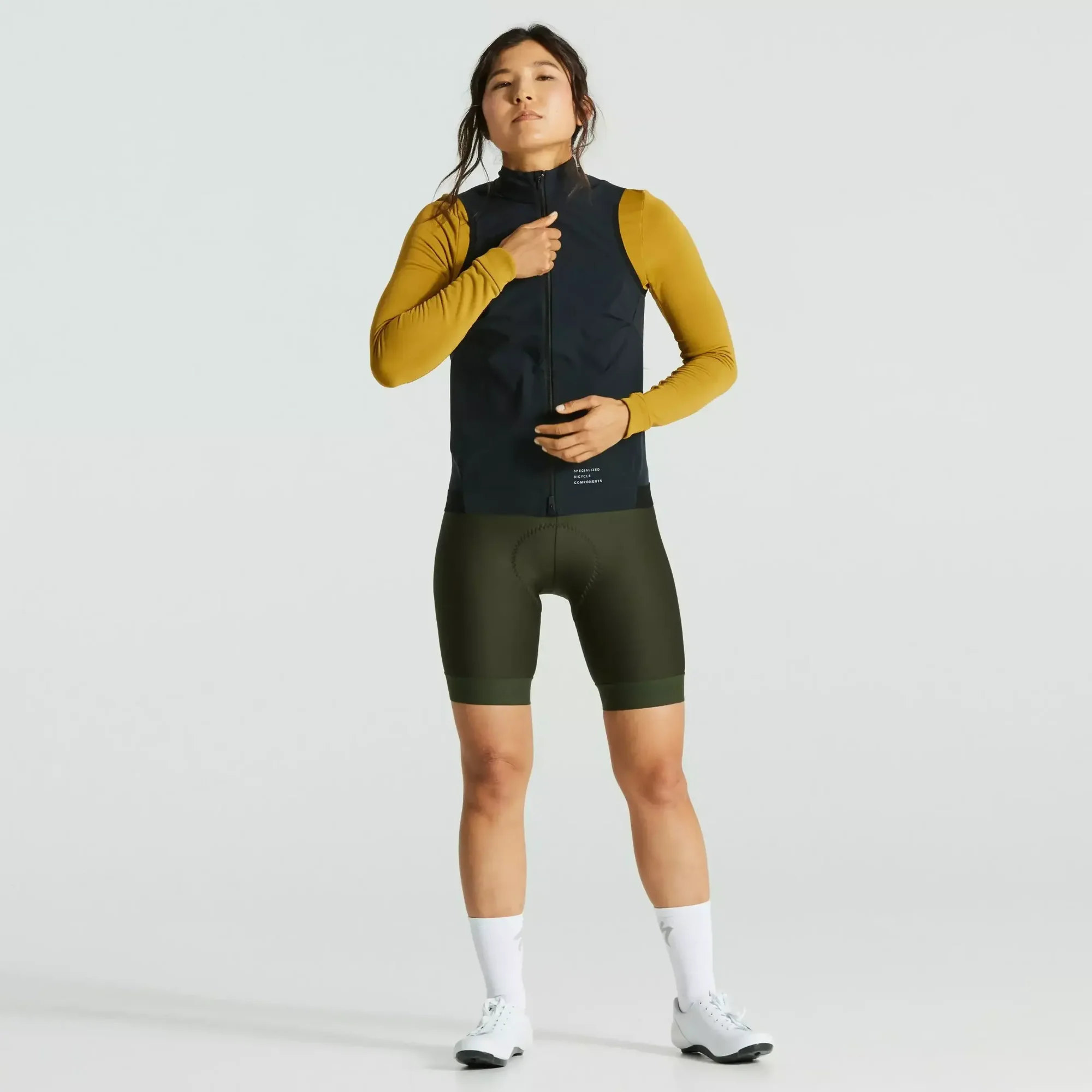 64423-030_APP_PRIME-WIND-VEST-WMN-BLK_HERO women's prime wind vest