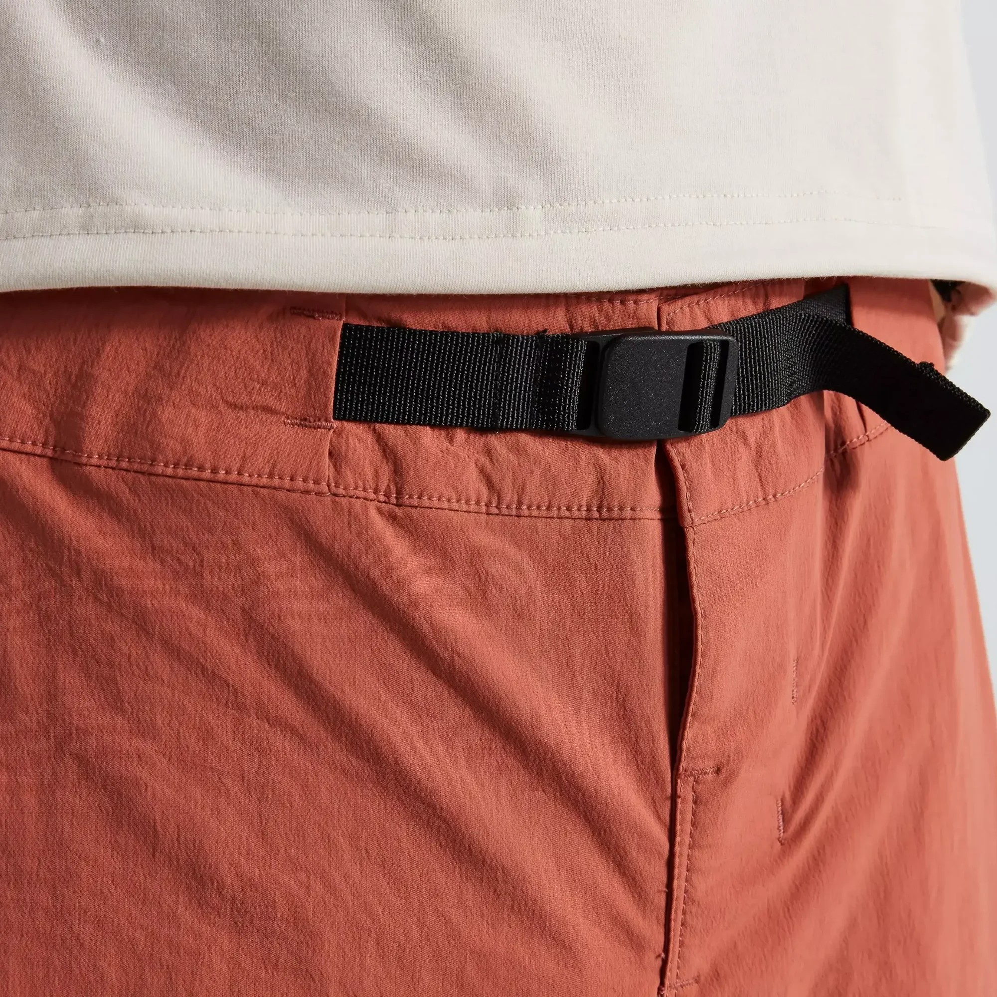 64522-0213_APP_ADV-AIR-SHORT-MEN-TRCTA-32_DETAIL2 men's adv air shorts