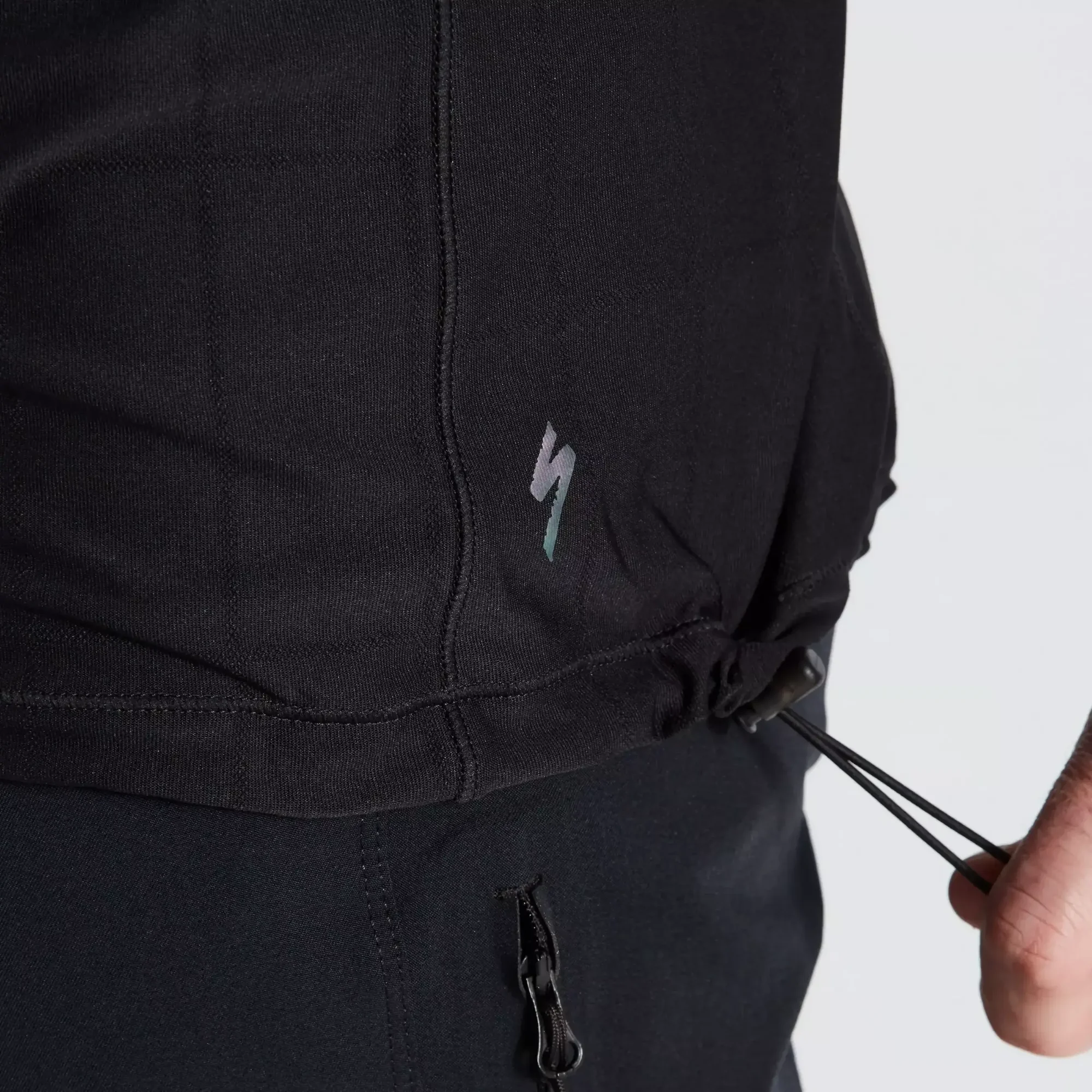 64621-560_APP_SPEED-OF-LIGHT-LIGHTWEIGHT-HOODIE-MEN-DARK-WASH-M_DETAIL2 men's lightweight hoodie speed of light collection