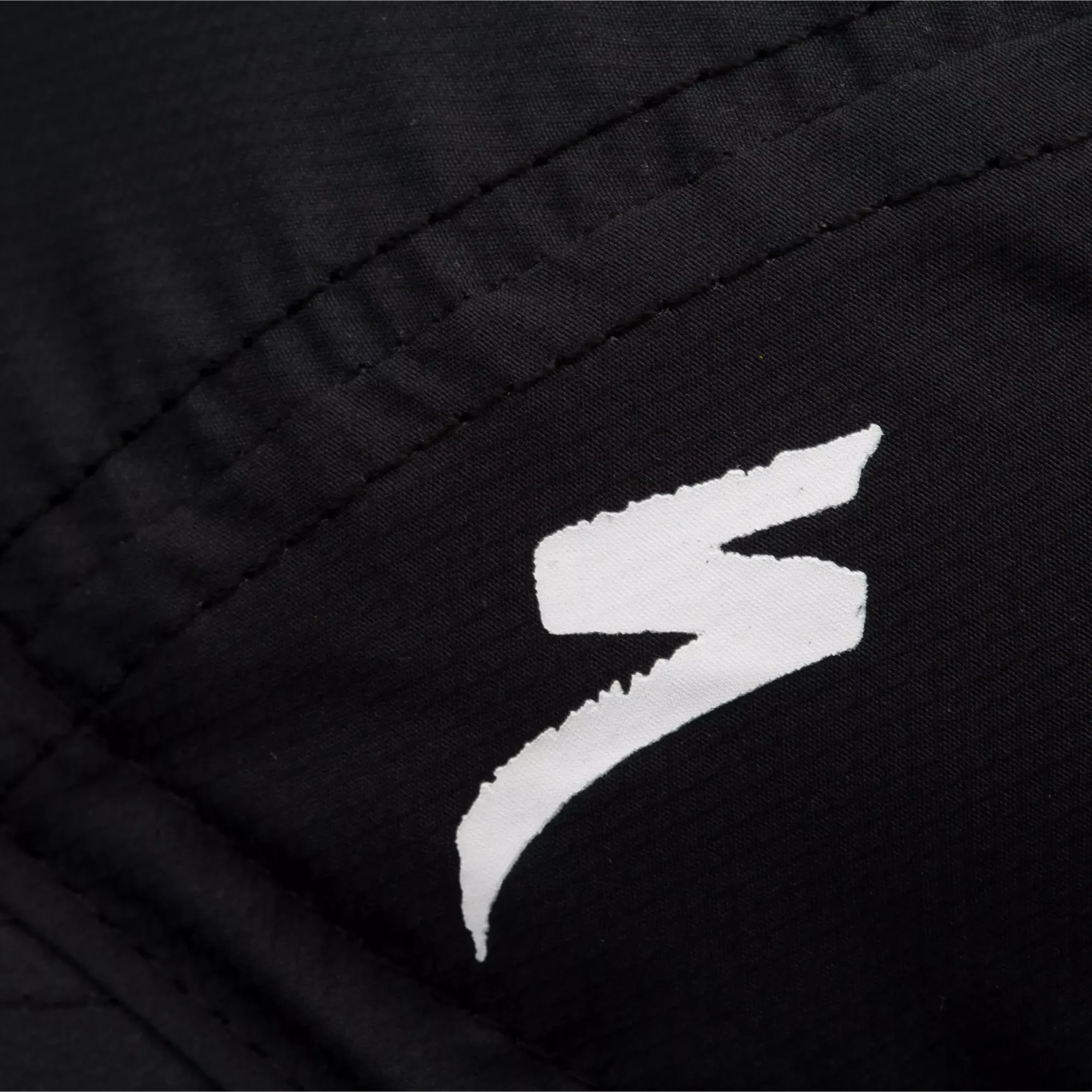 64820-100_APP_DEFLECT-UV-CYCLING-CAP-BLK-M_DETAIL-2_FORM deflect™ uv cycling cap