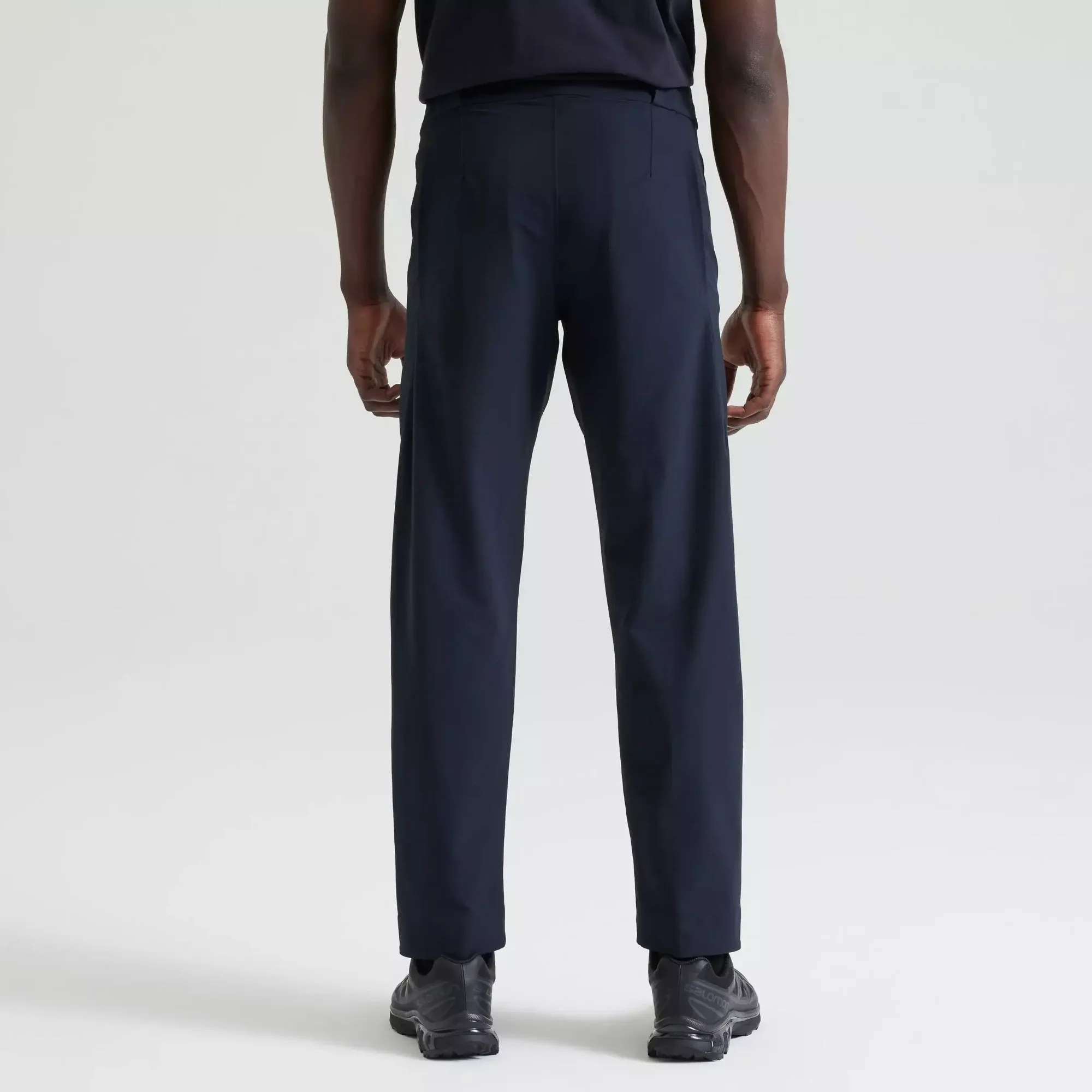 66023-0003_APP_STANDARD-PANT-MEN-BLK_BACK men's standard pant