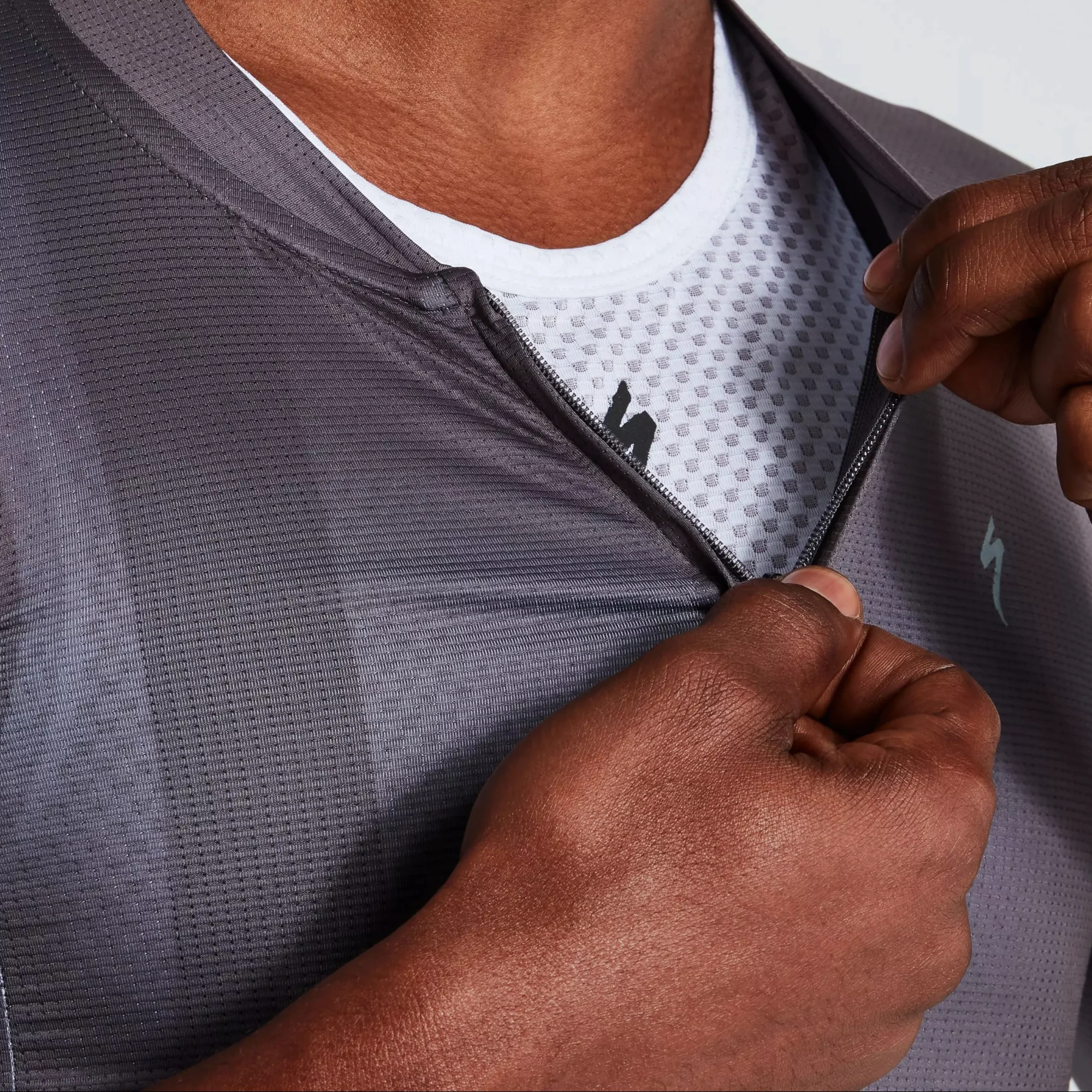 64021-183_APP_SL-R-LOGO-JERSEY-SS-MEN-SLT-M_DETAIL2 men's sl race logo short sleeve jersey