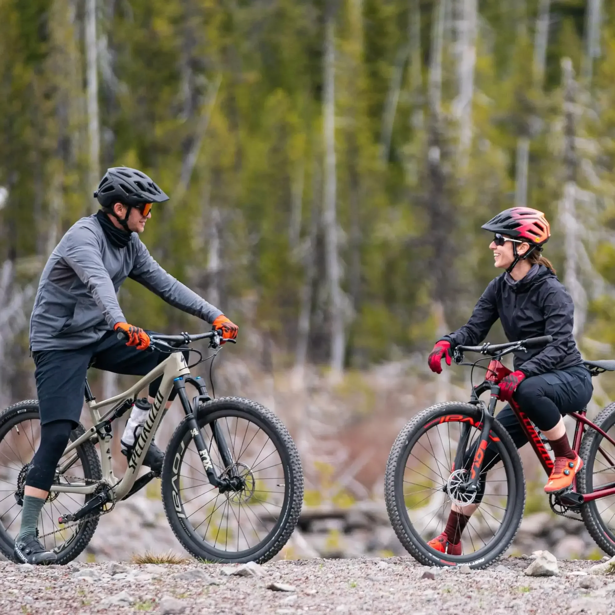 67221-431_TRAIL-SERIES-THERMAL-GLOVE_LC_1 men’s softshell thermal glove