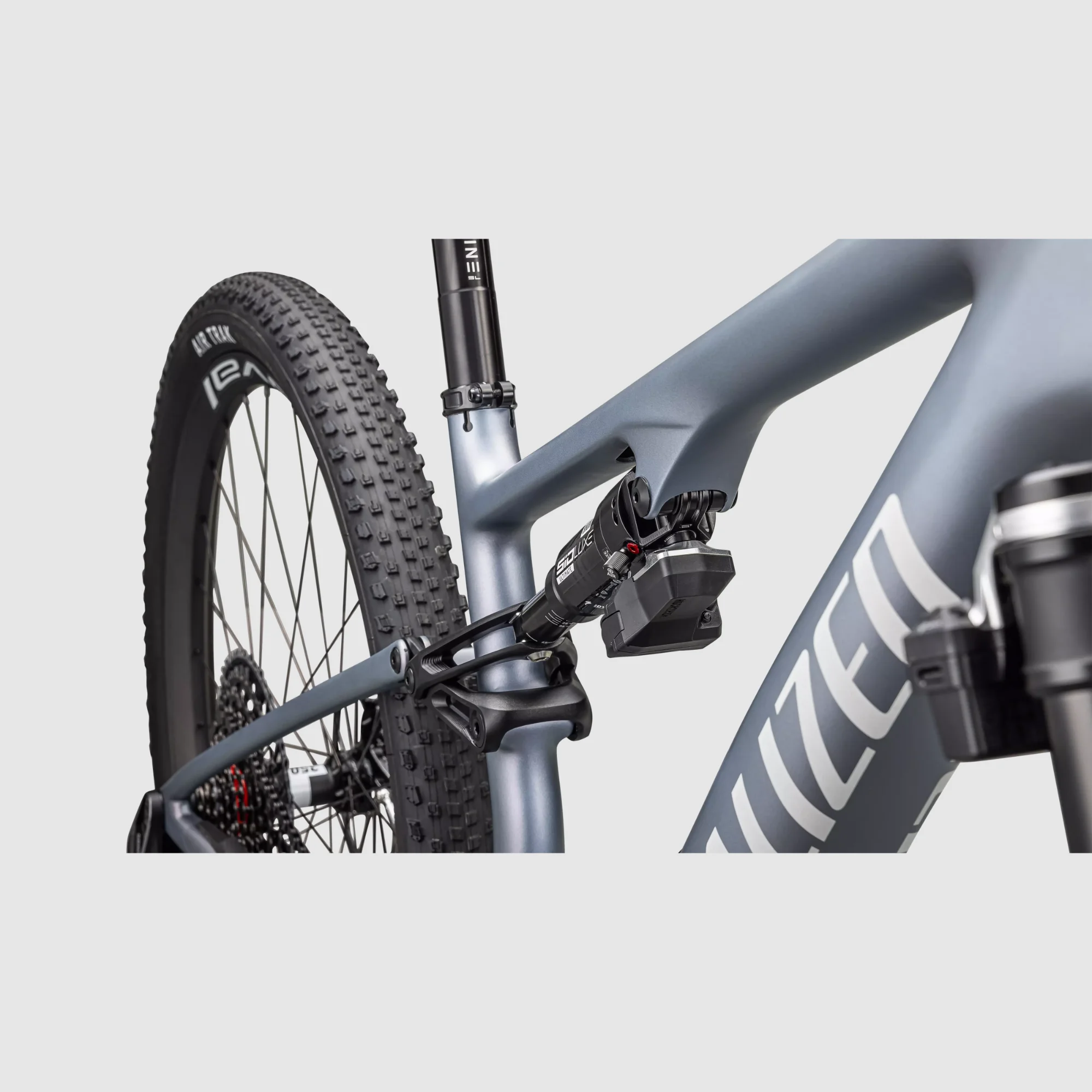 90326-10_EPIC-8-PRO-GCLMET-GLDPRL-METWHTSIL_D4-STTT epic 8 pro