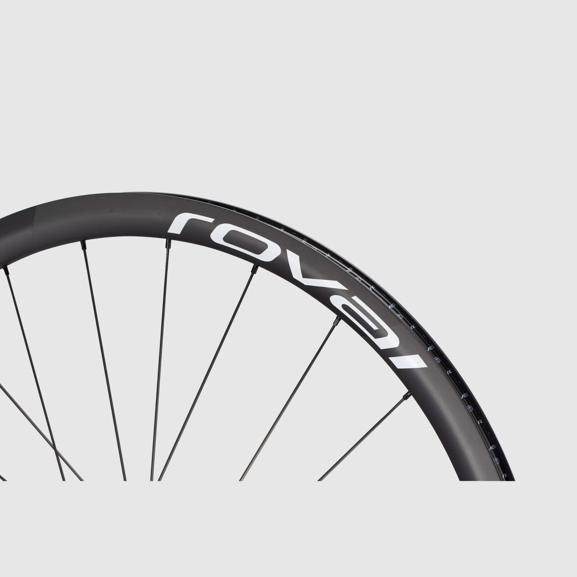 30022-541_WHL_ALPINIST-CLX-TUBELESS-SATIN-CARBON-WHT-700C_DEPTH roval alpinist clx ii