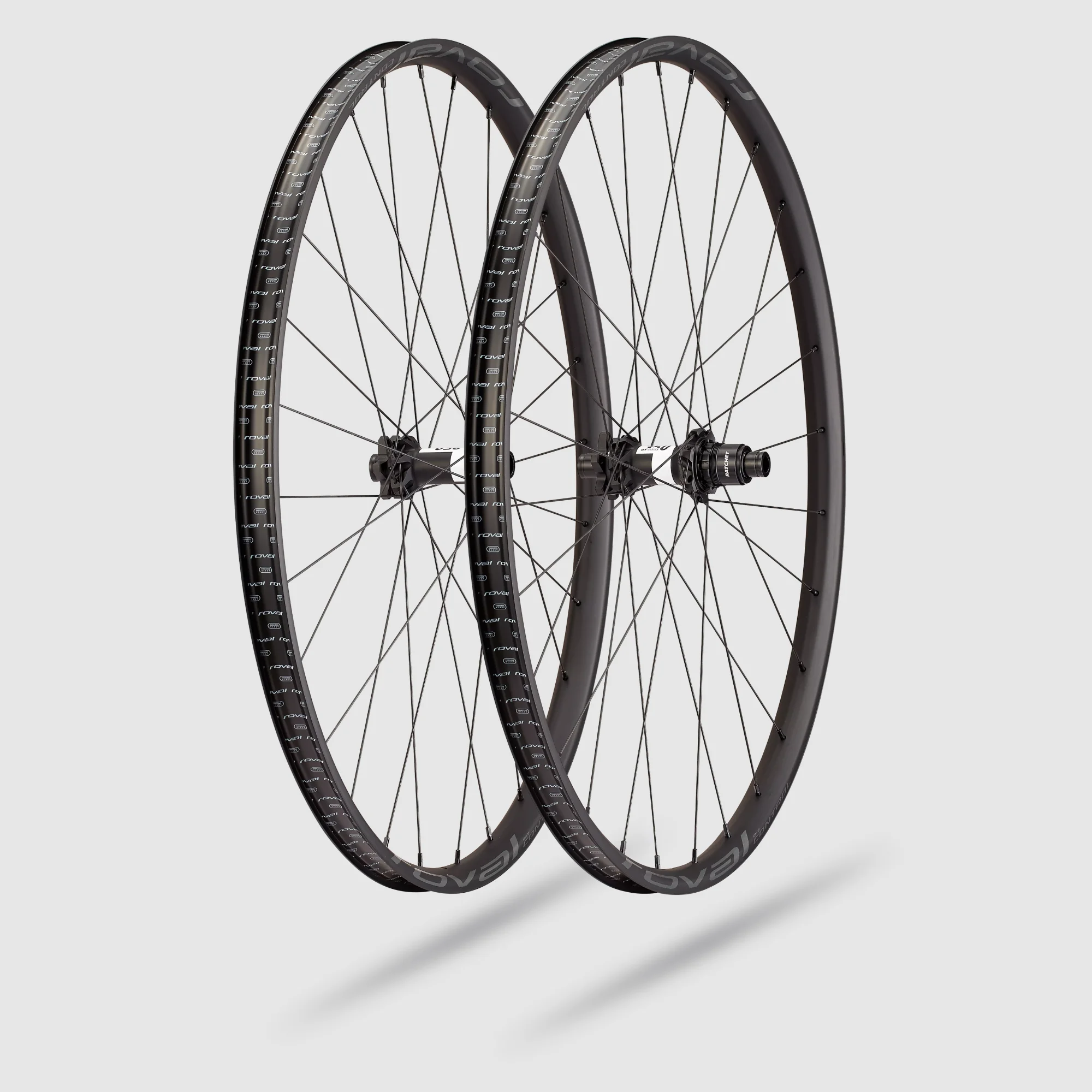 30121-120_WHL_CONTROL-29-6B-FRONT-BLK-CHAR_HERO roval control alloy 350 6b