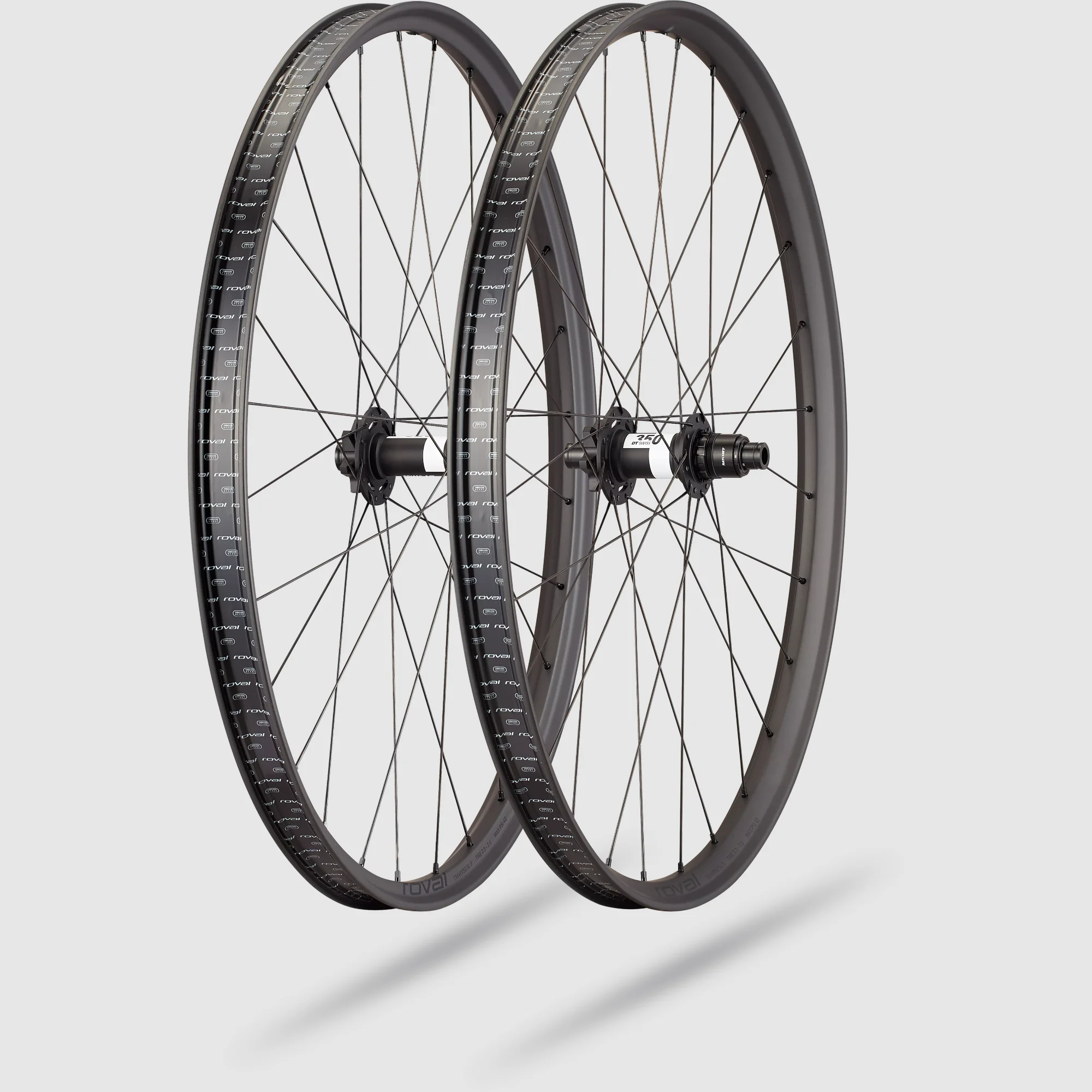 30123-710_WHL_TRAVERSE-SL-II-350-29-6B-FRONT-CARBON-BLK_HERO roval traverse sl ii 350 6b