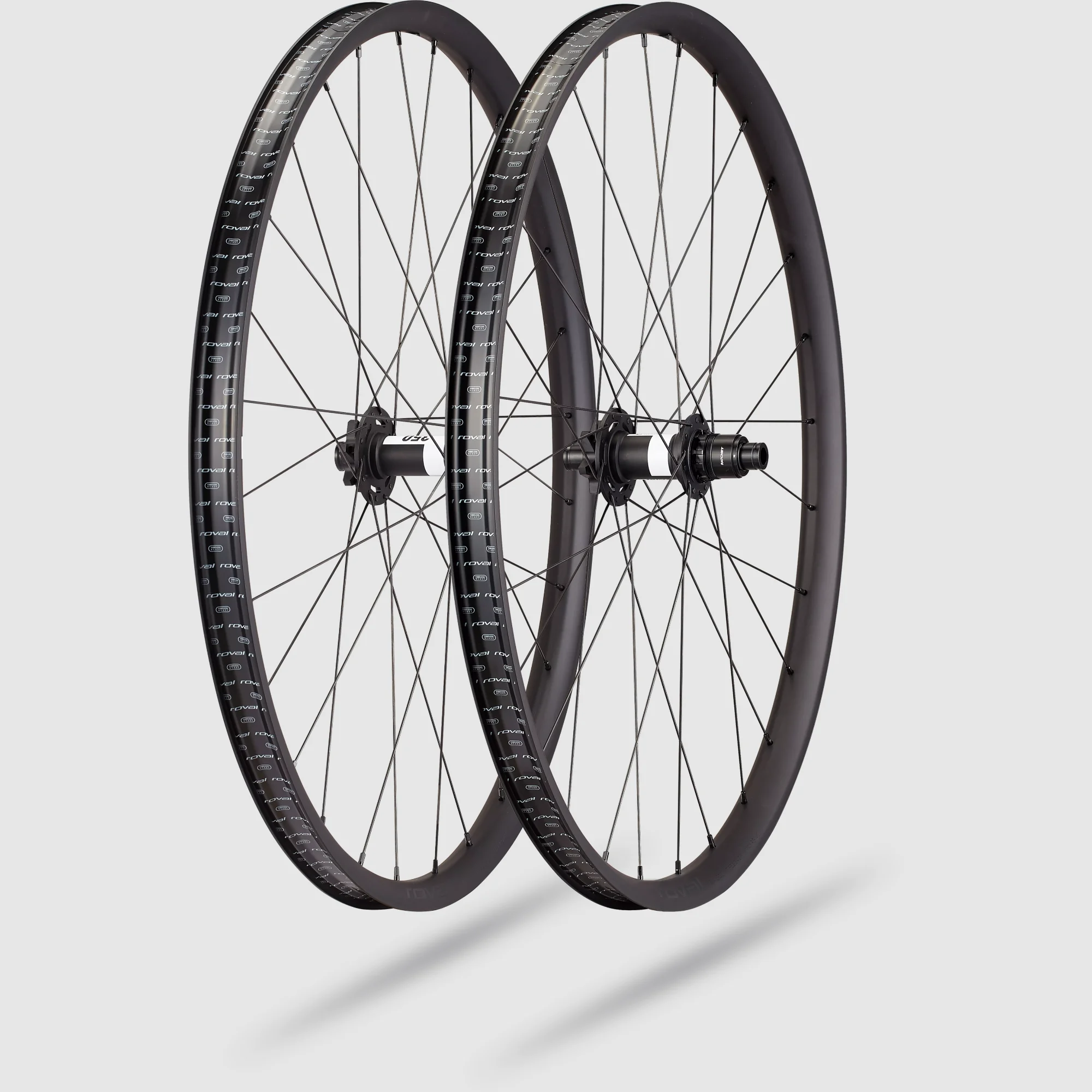 30123-940_WHL_TRAVERSE-ALLOY-350-29-6B-REAR-BLK-CHAR-HERO roval traverse alloy 350 6b