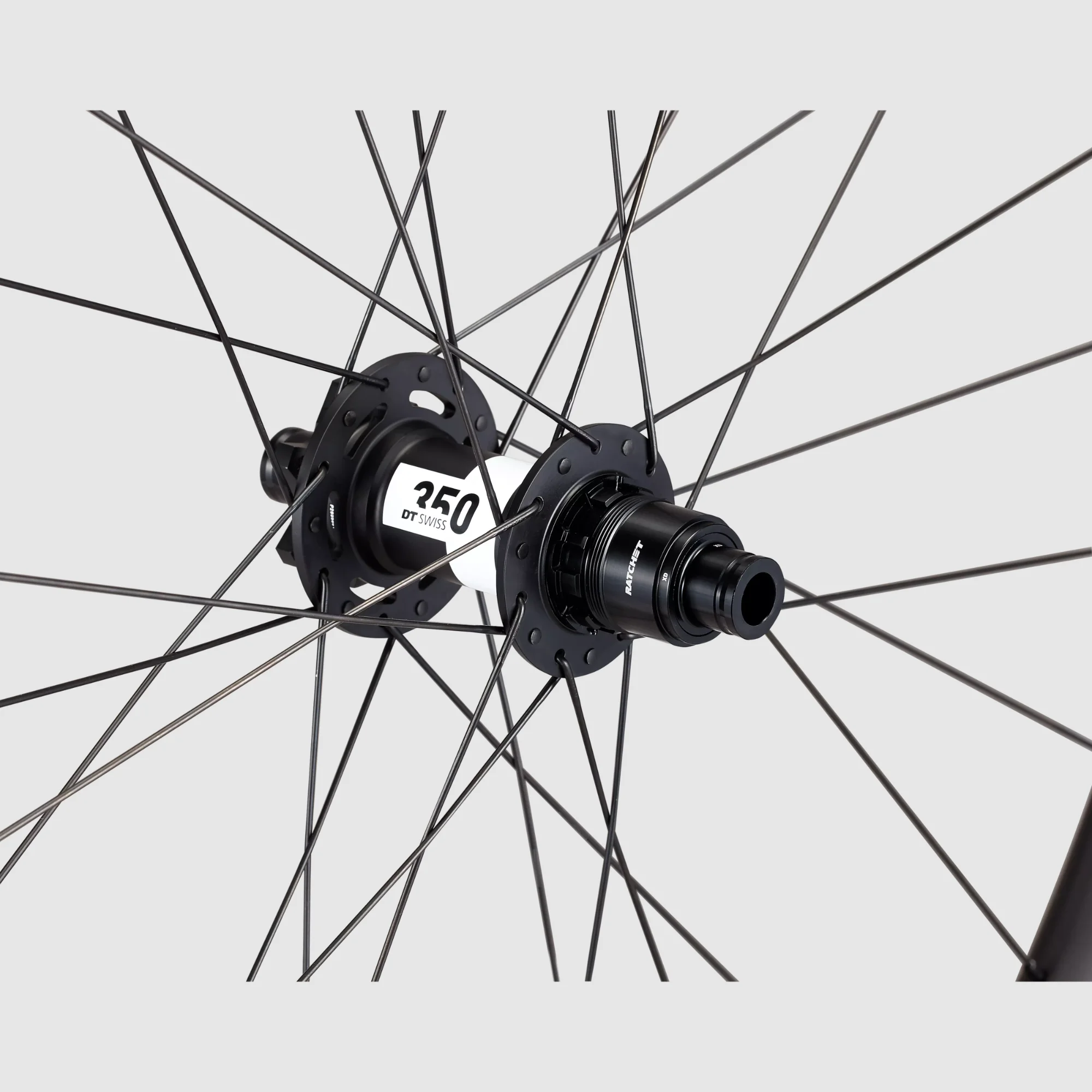 30123-940_WHL_TRAVERSE-ALLOY-350-29-6B-REAR-BLK-CHAR_REAR-HUB roval traverse alloy 350 6b