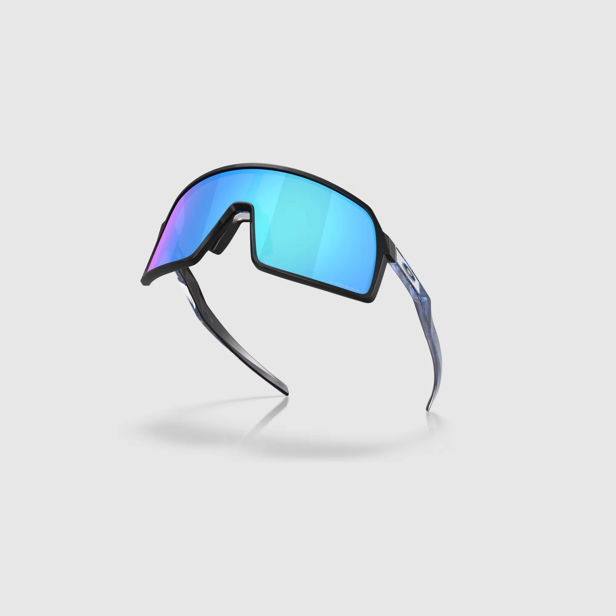 0OO9462__946214__P21__shad__al1 oakley sutro s fathom collection